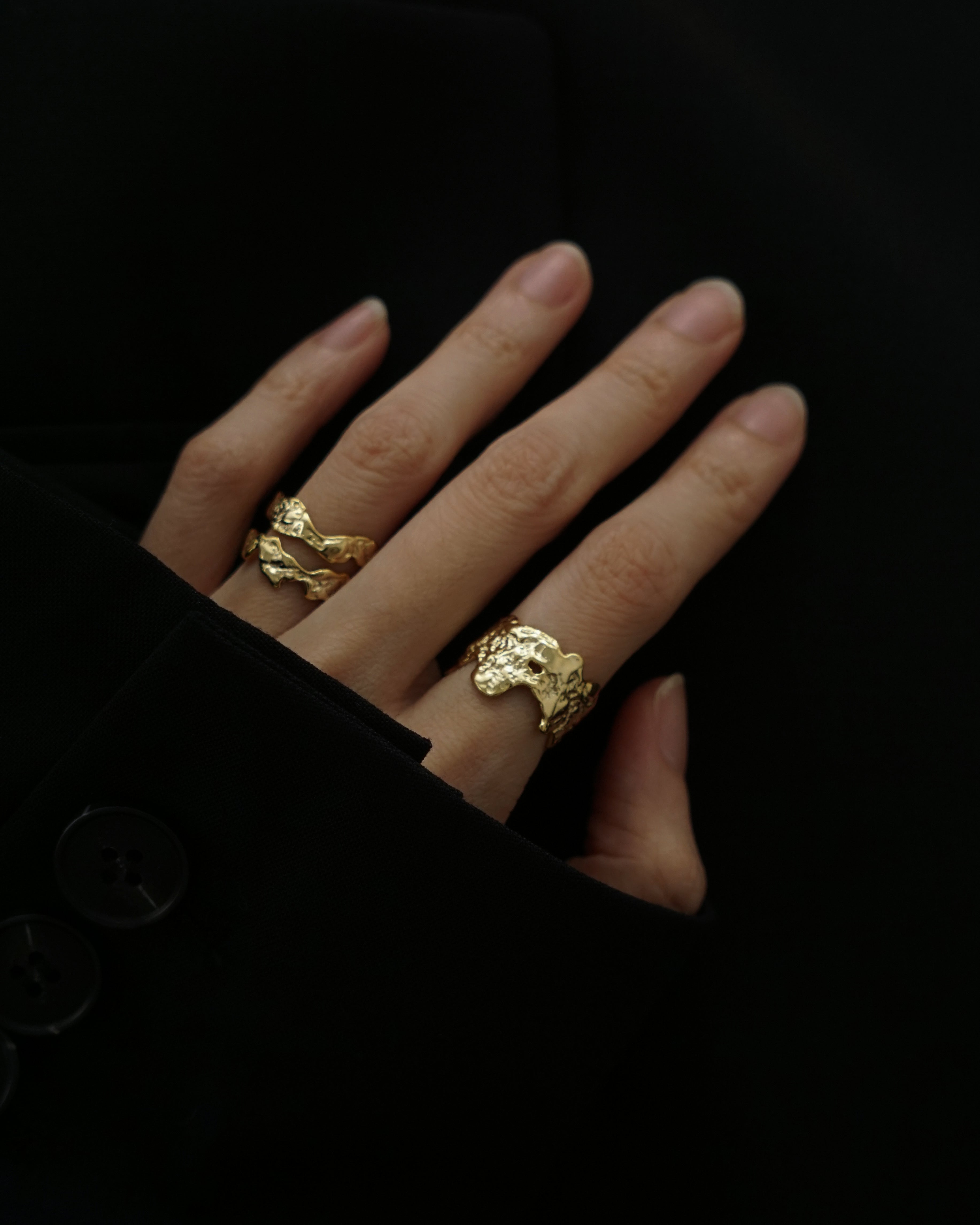 Saavi Duo Hammered Cigar Band Ring