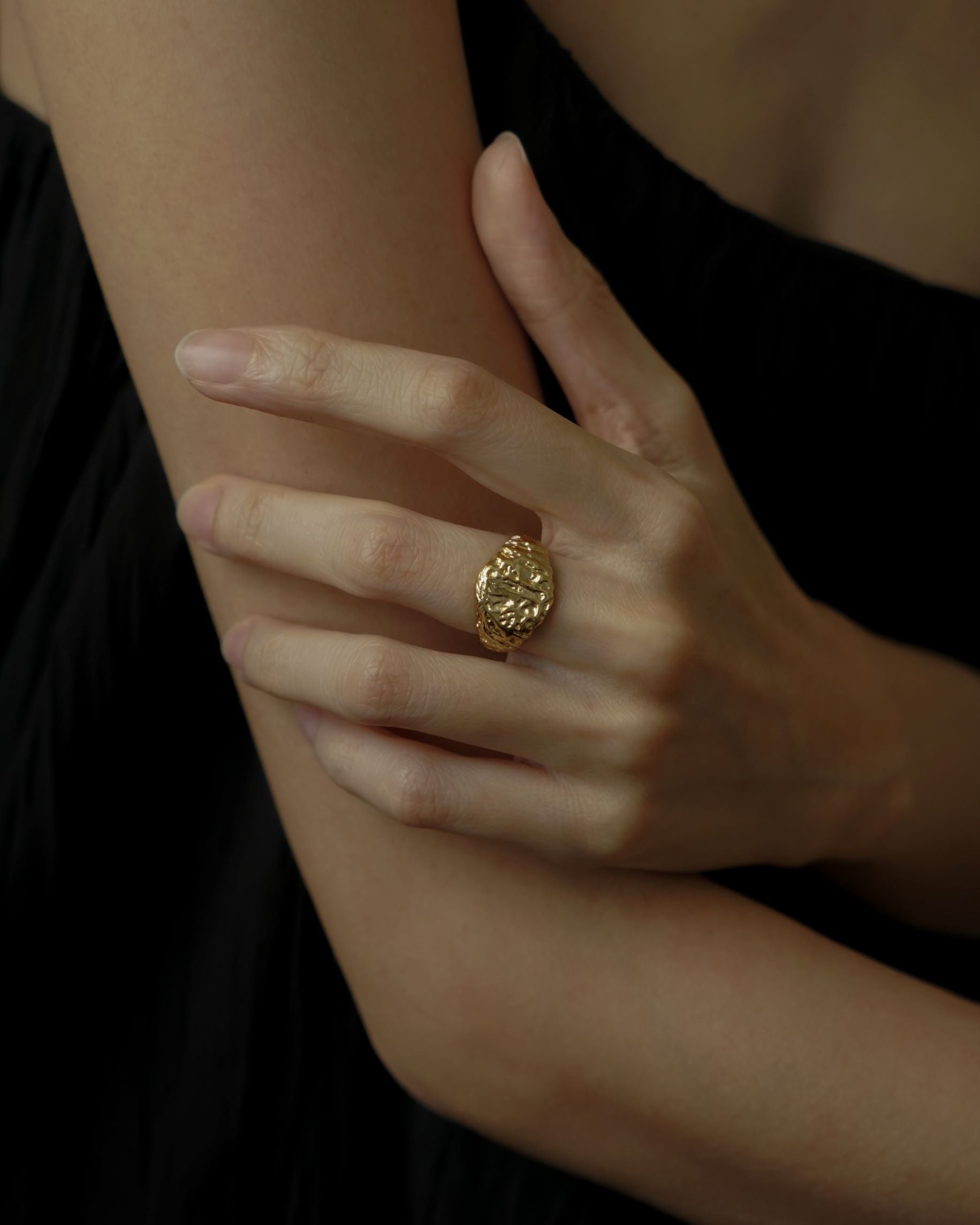 Kaiya Hammered Signet Ring