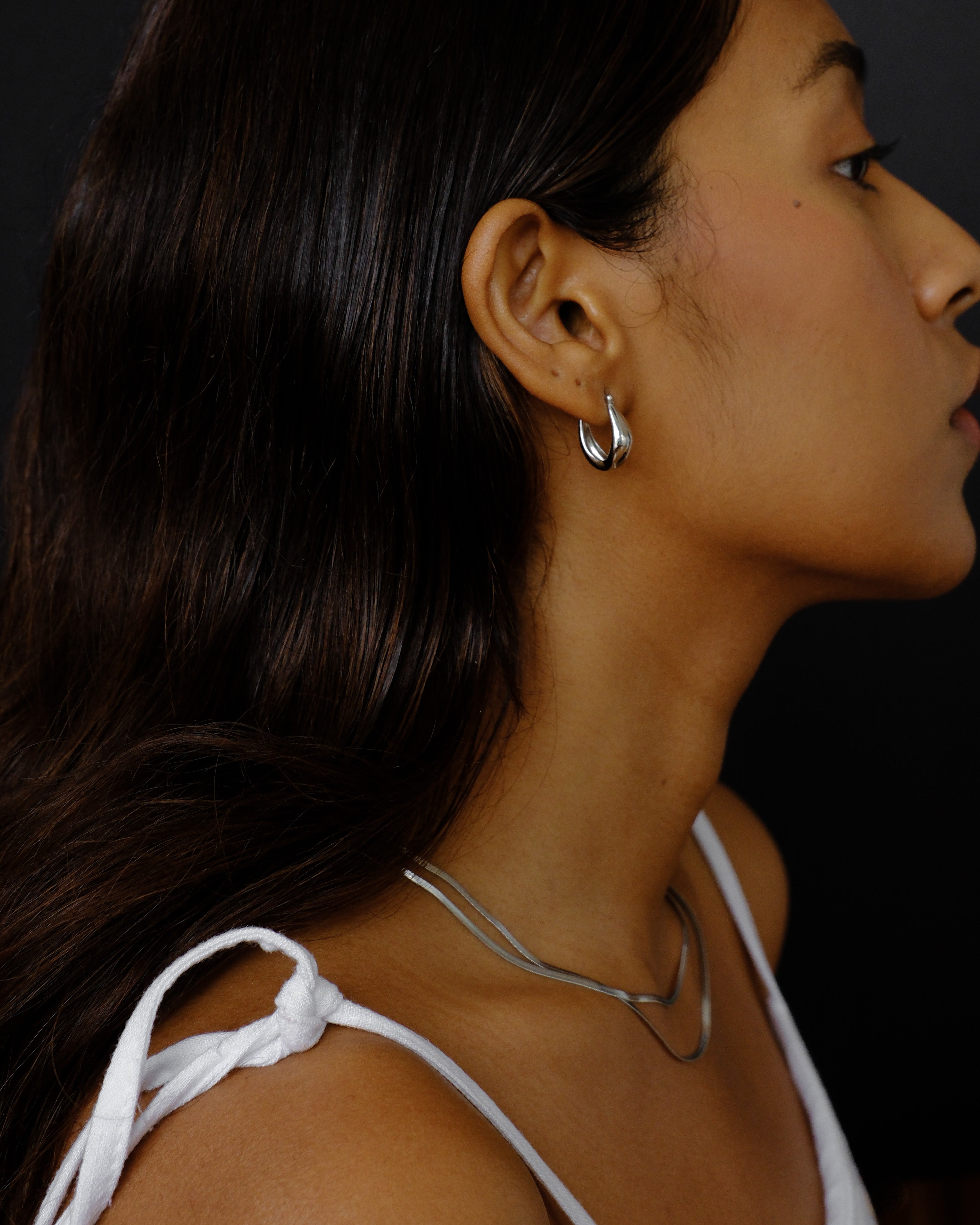 Herra Mini Curved Hoop Earrings