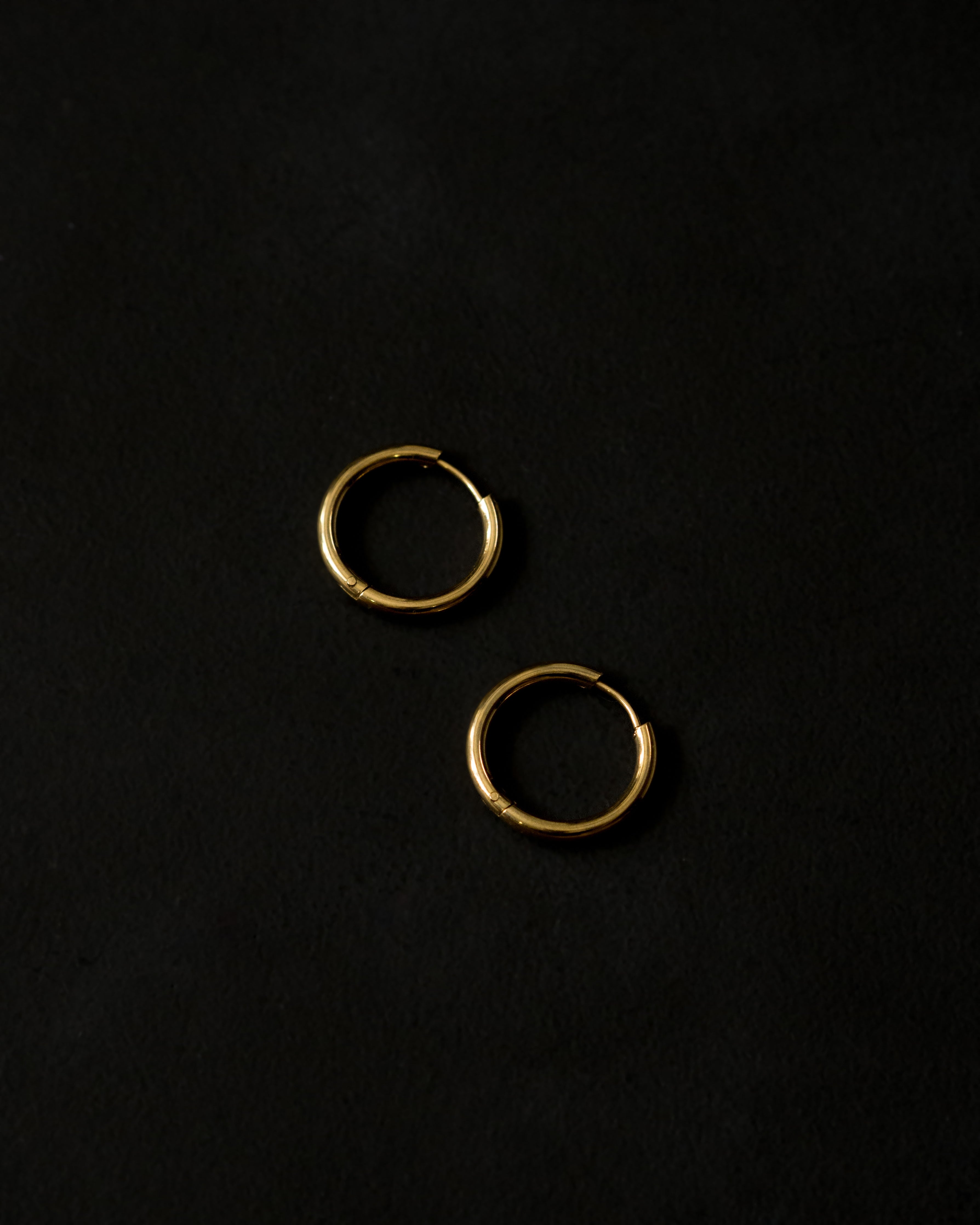 Basic Medium Huggie Hoop Earrings