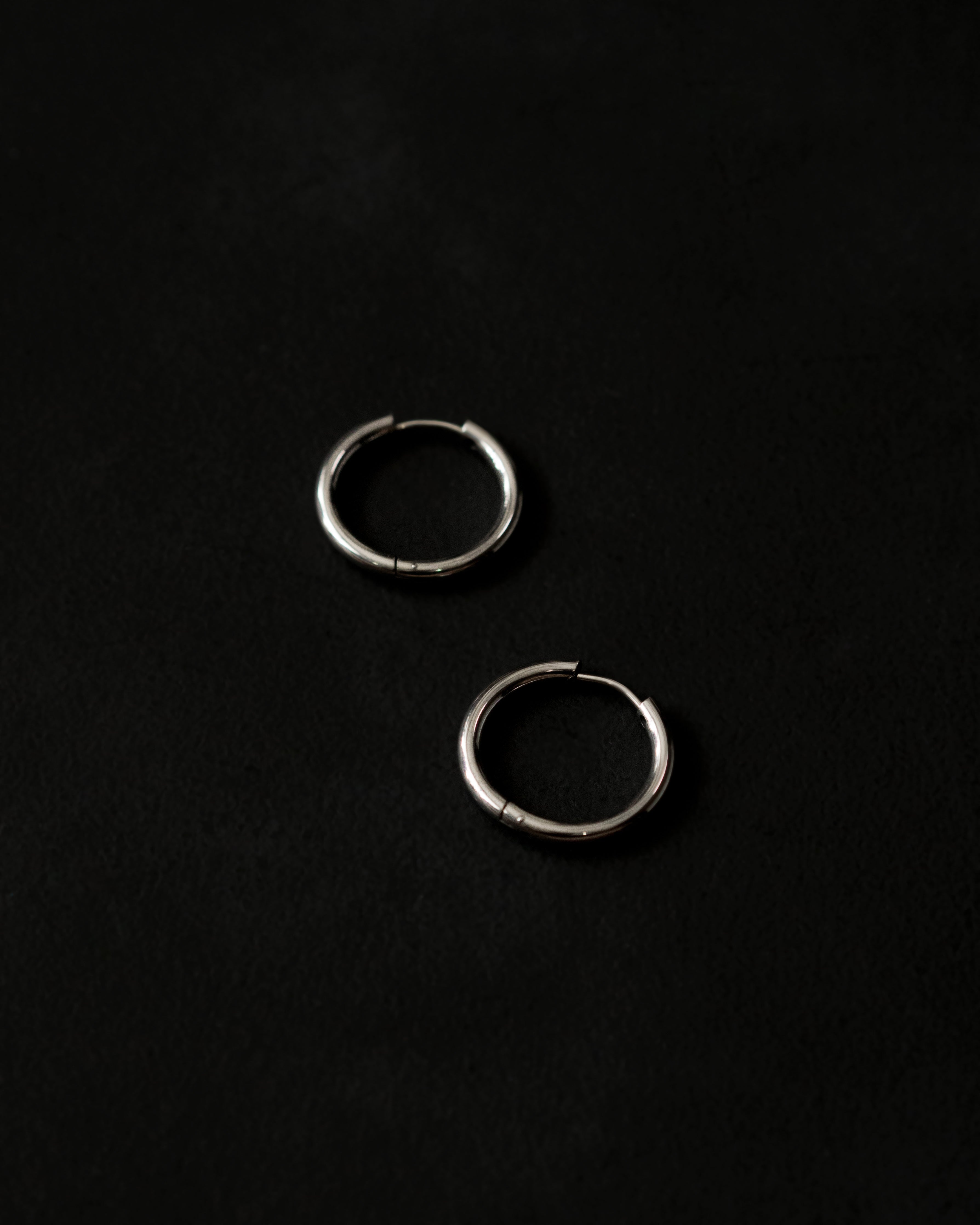 Basic Medium Huggie Hoop Earrings