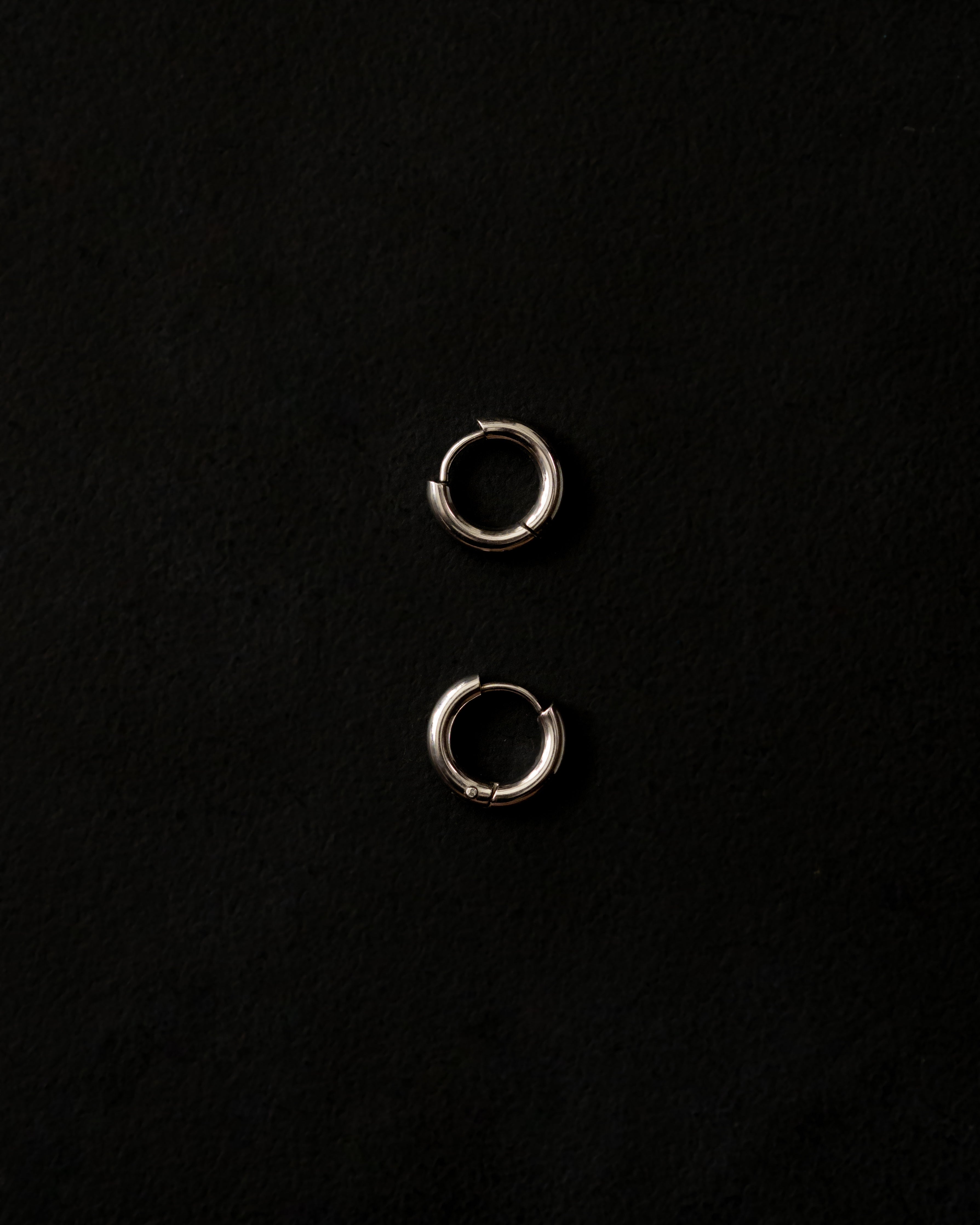 Basic Medium Huggie Hoop Earrings