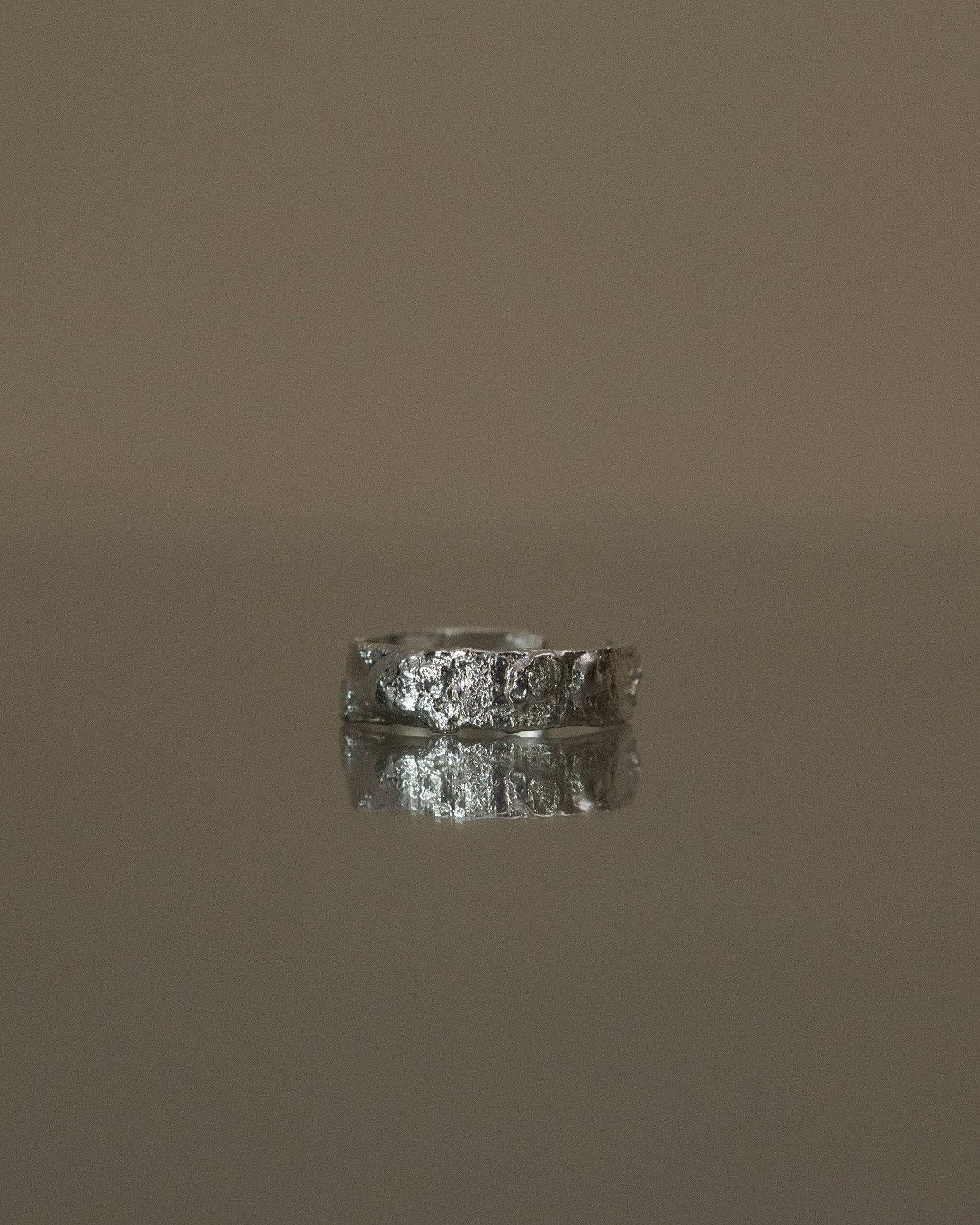 Dale Structure Hammered Couple Band Ring