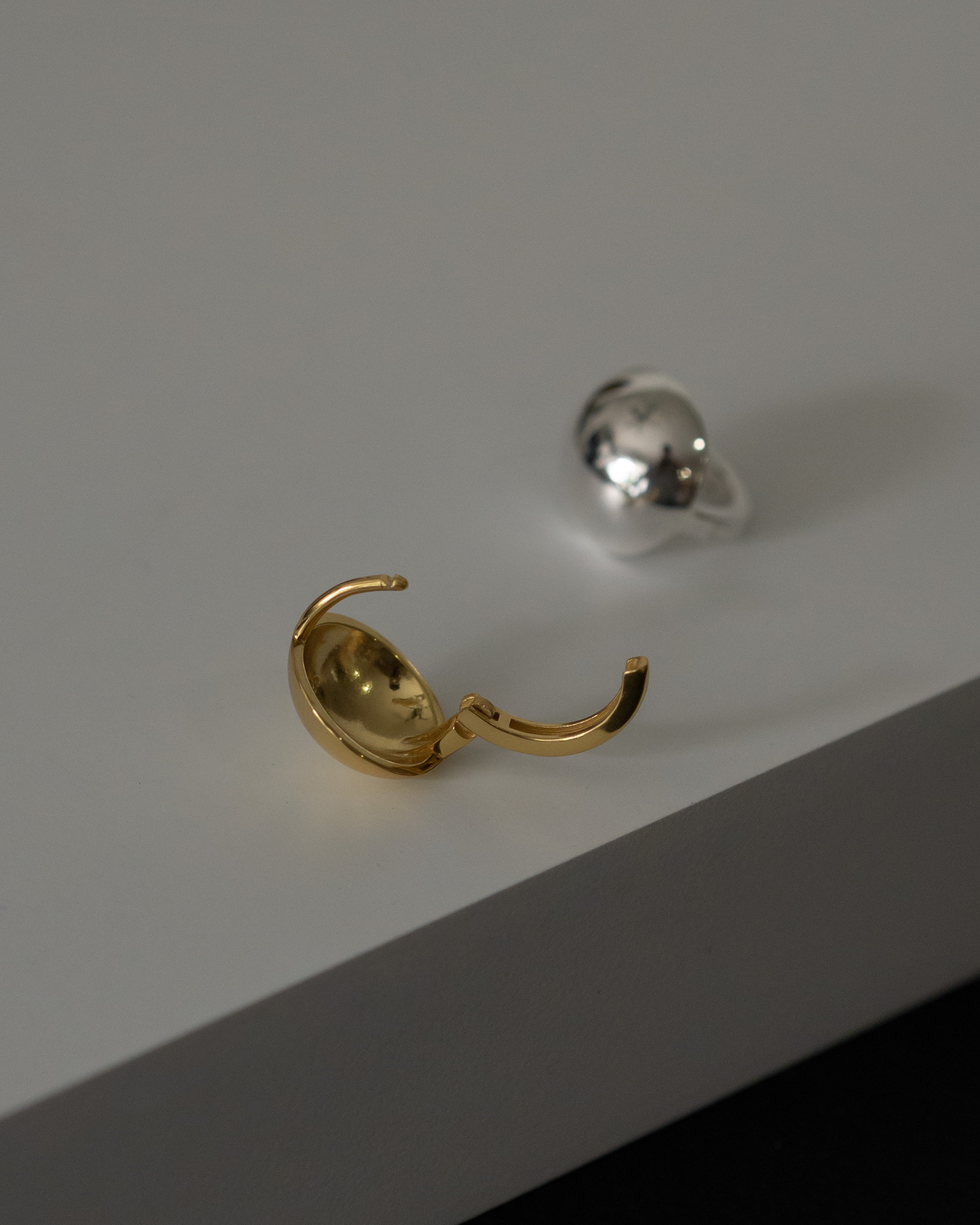 Giro Dome Ball Hoop Earrings