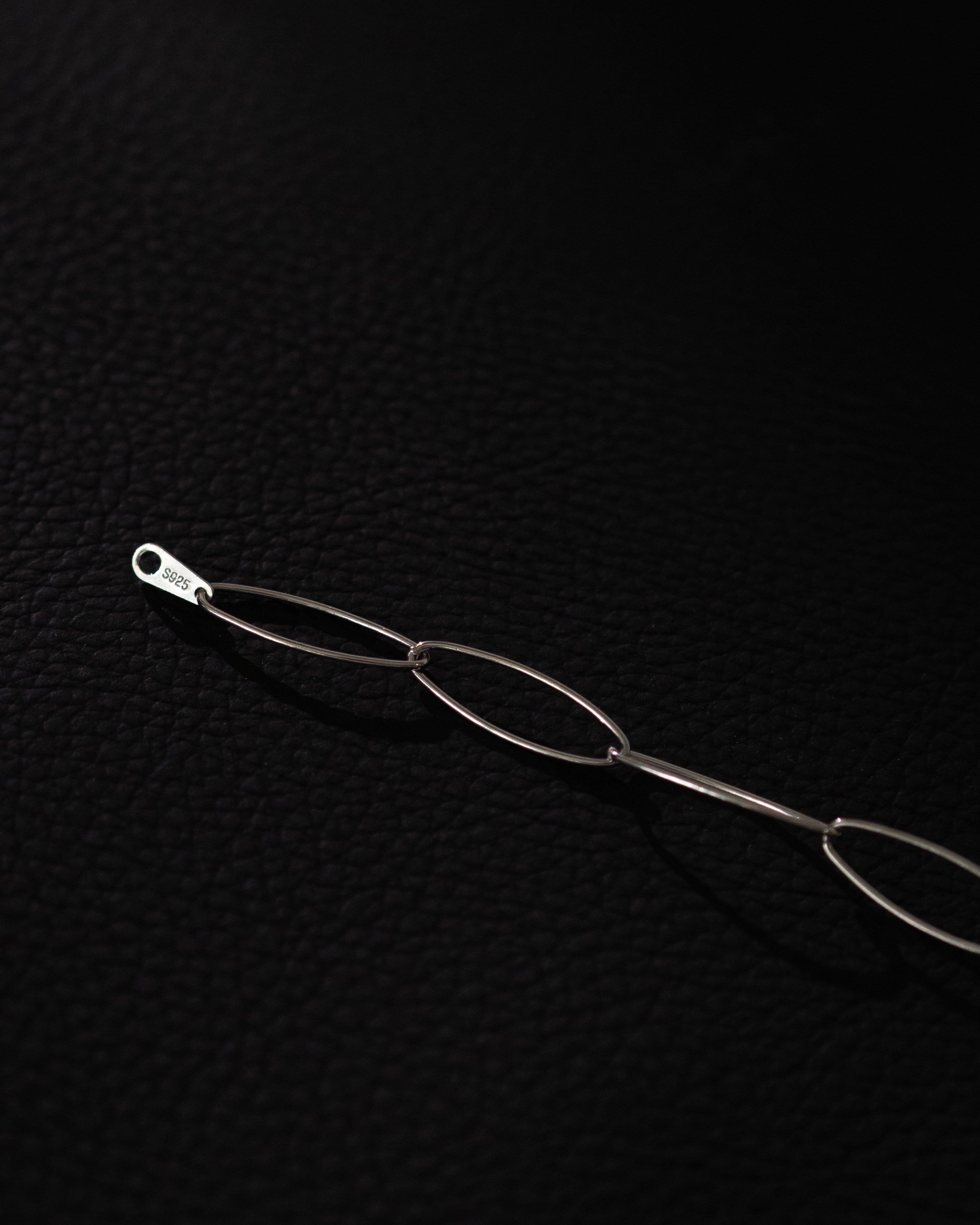Anda Oval Chain Link Bracelet