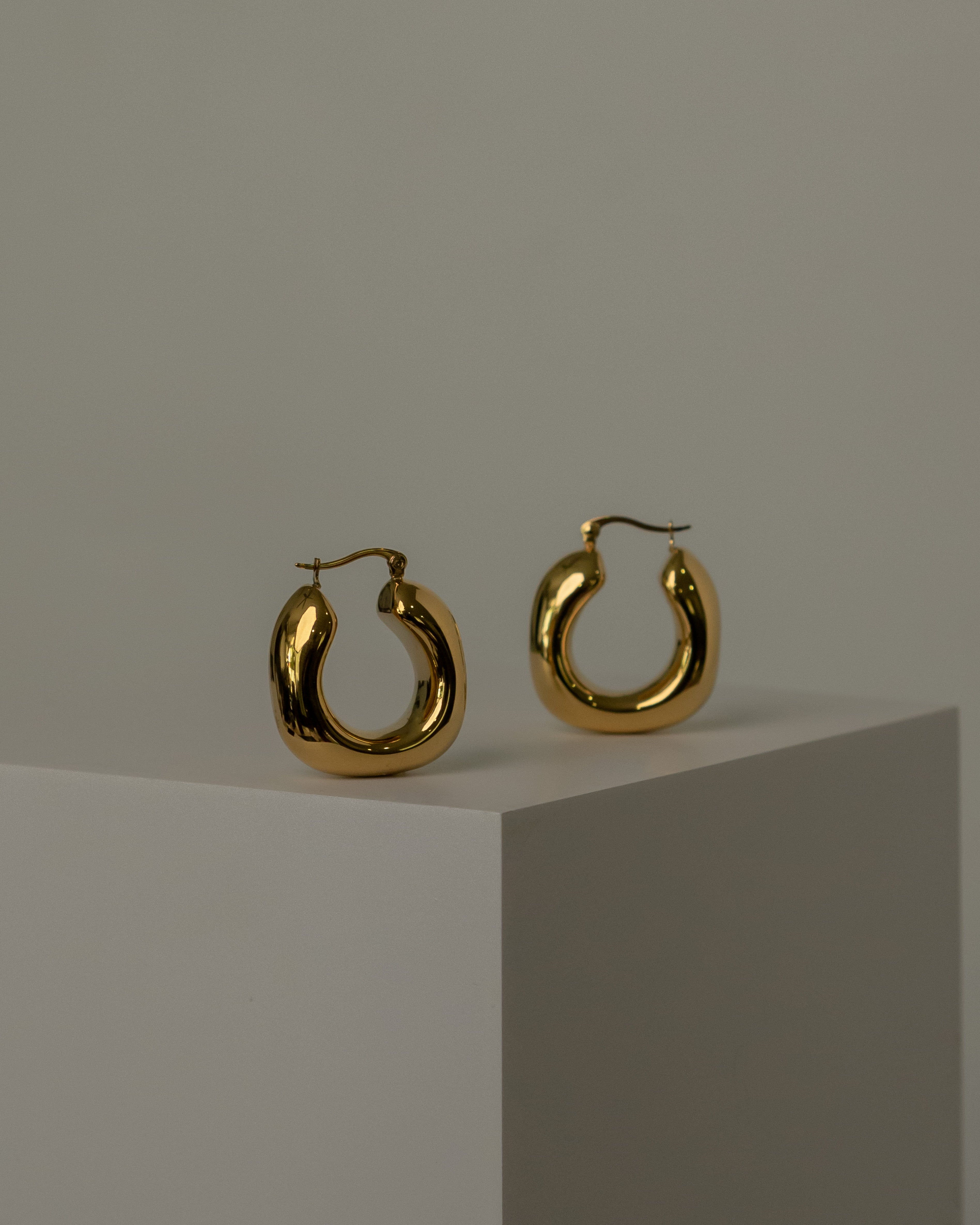 Cres Classic Bold Hoop Earrings