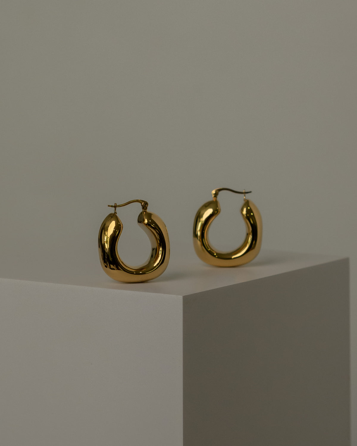 Cres Classic Bold Hoop Earrings