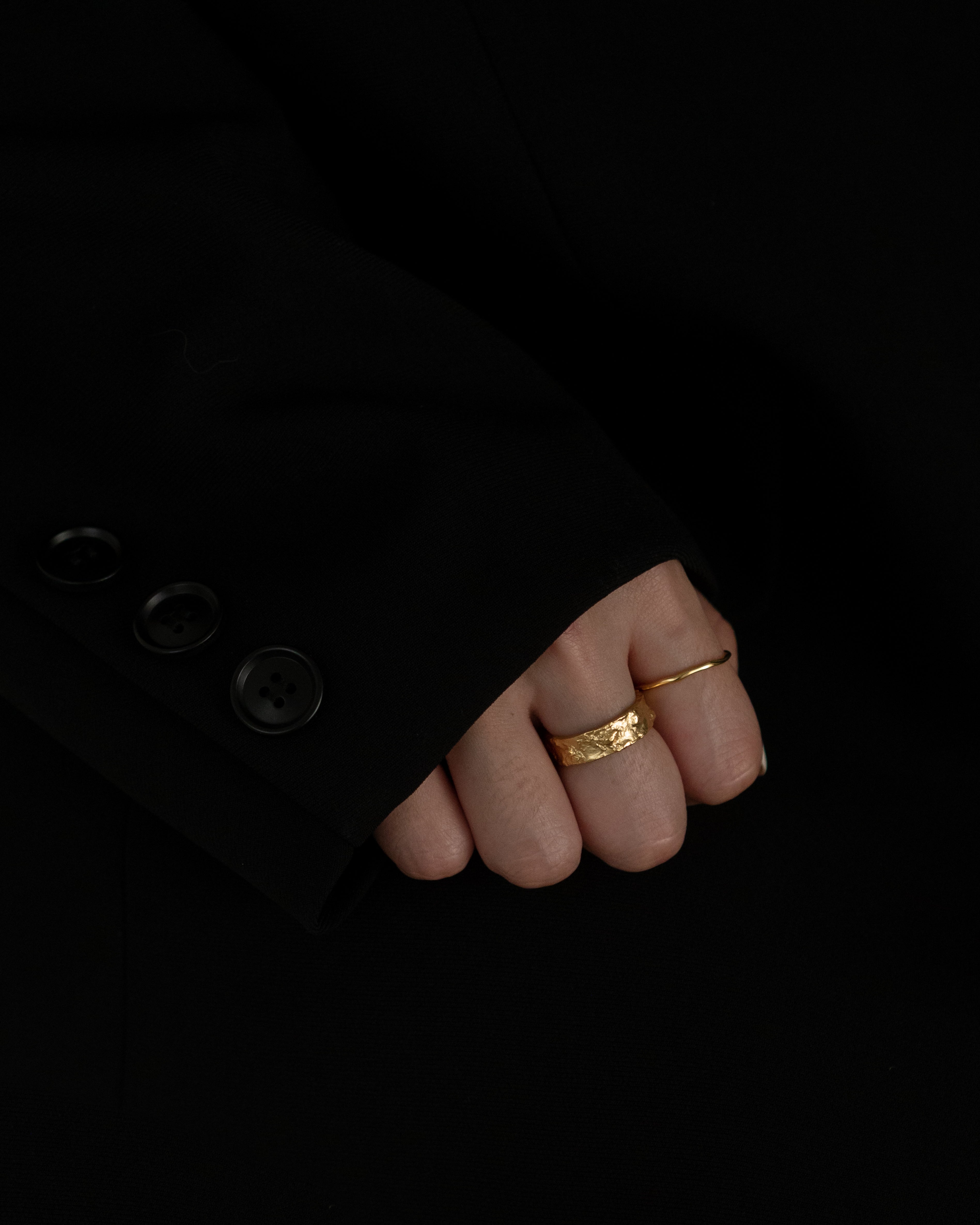 Dale Structure Hammered Couple Band Ring