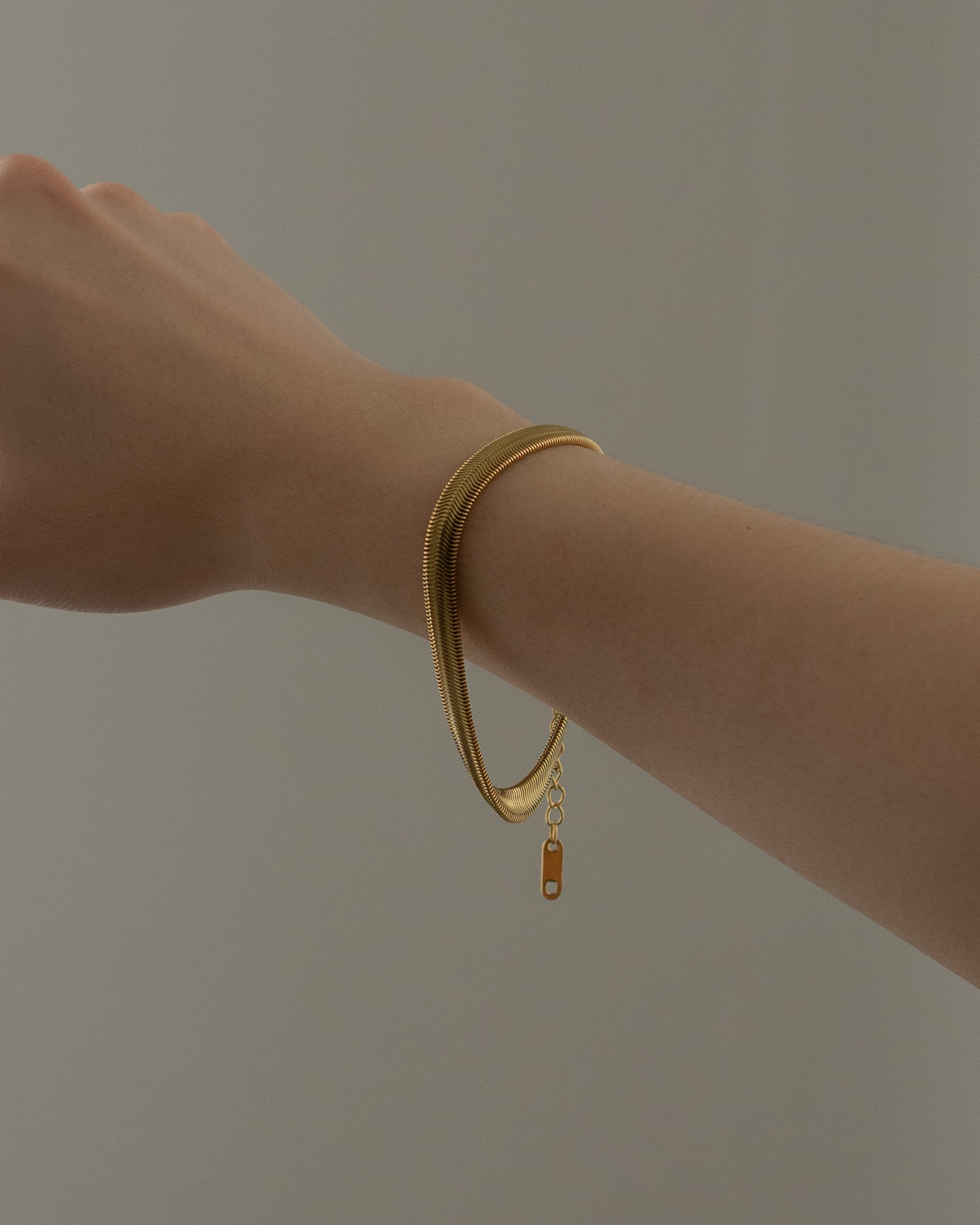 Shadi Bold Herringbone Chain Bracelet