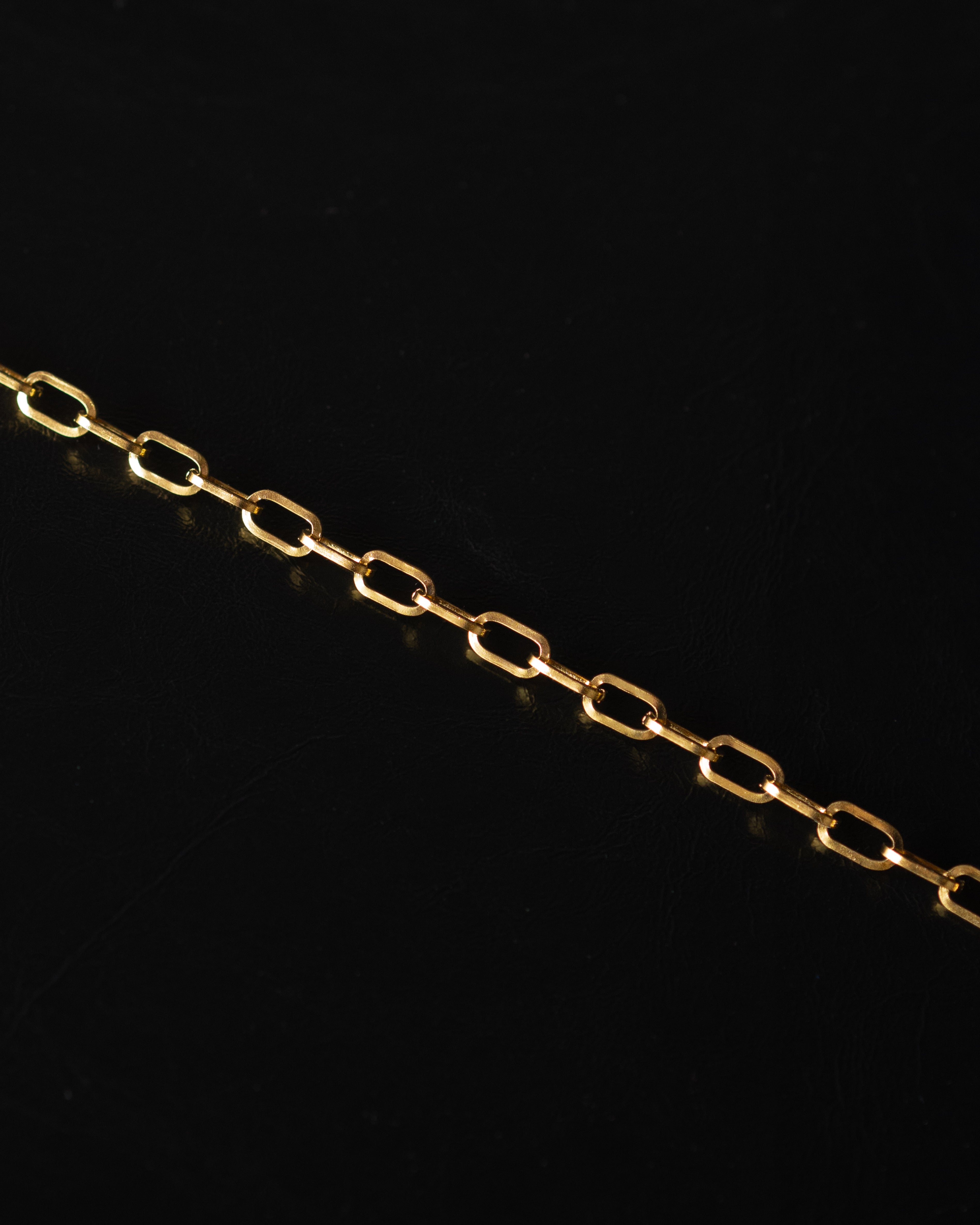 Ava Bold Chain Choker