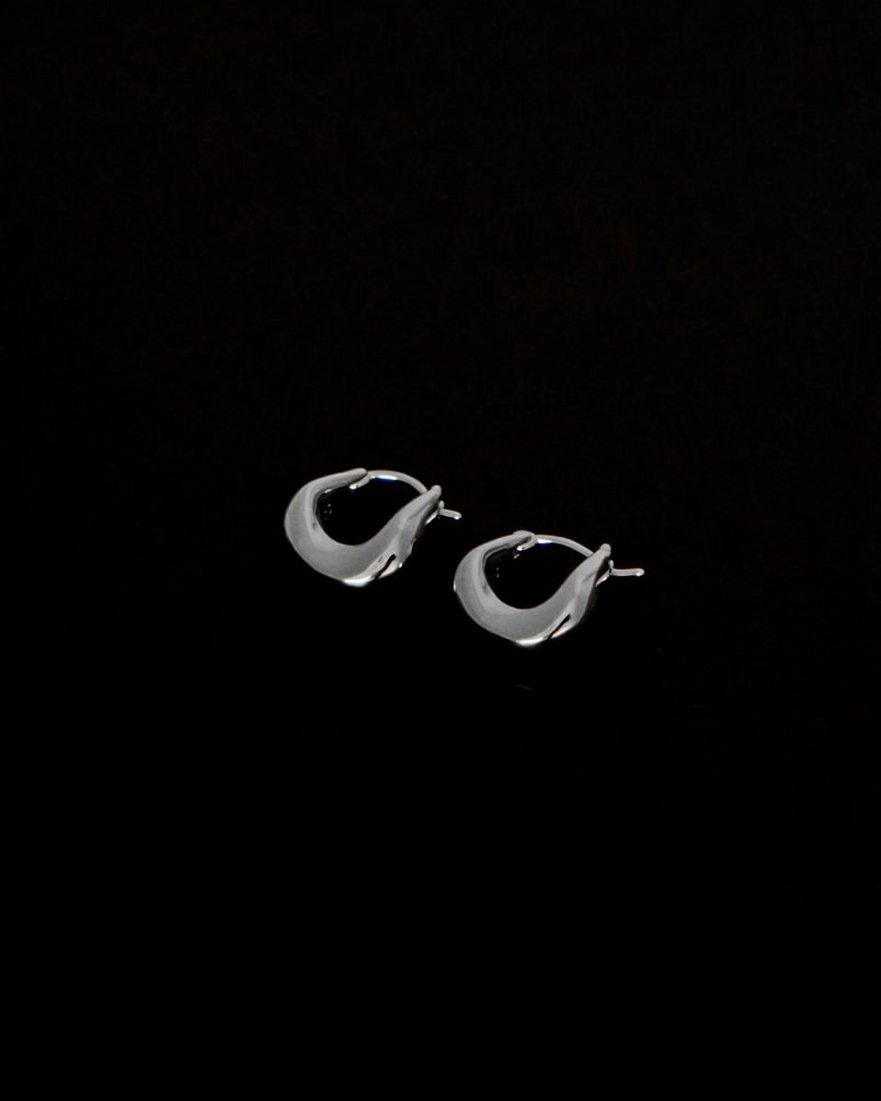 Anja Mini Hoop Earrings