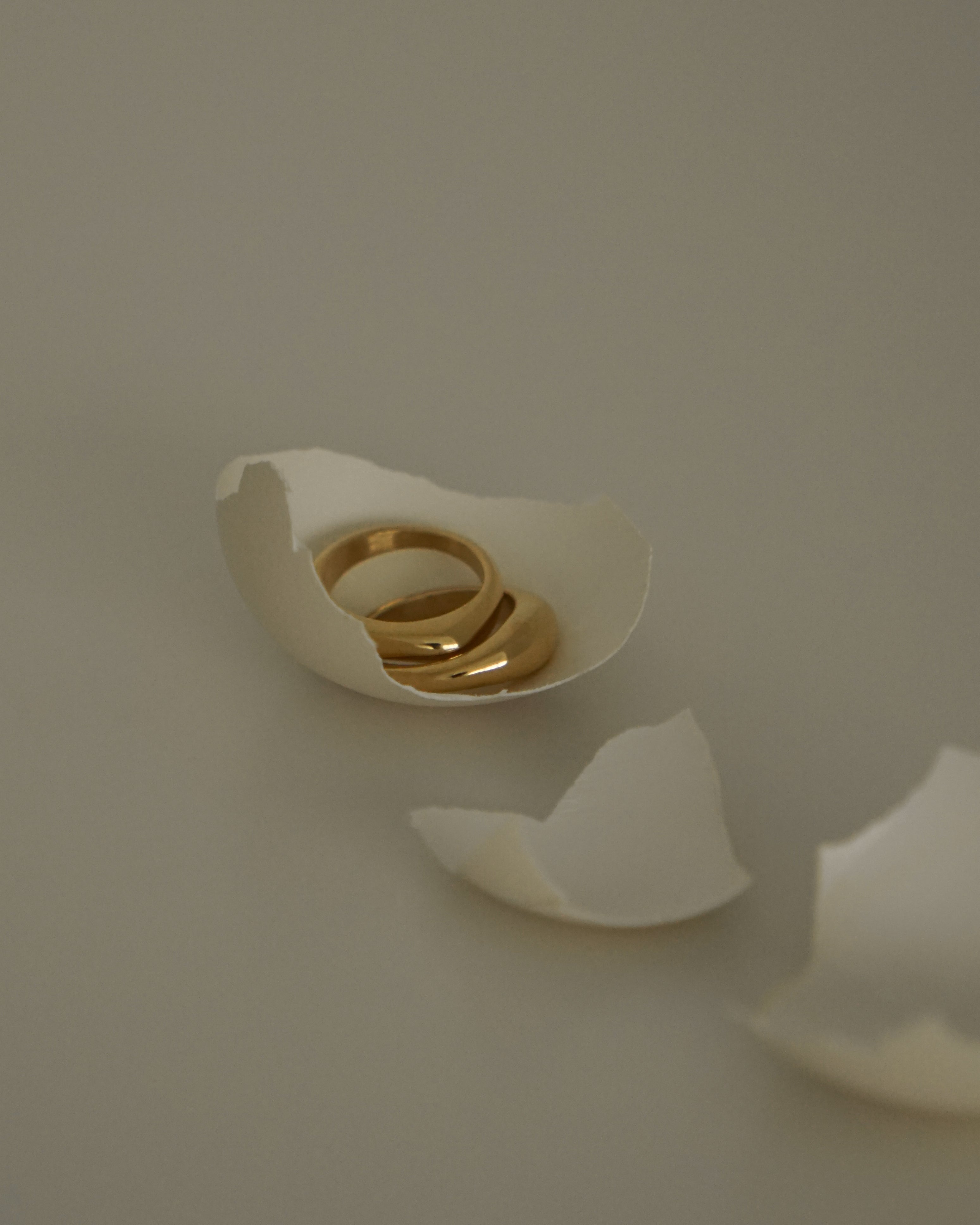 Odile Flat Arch Ring