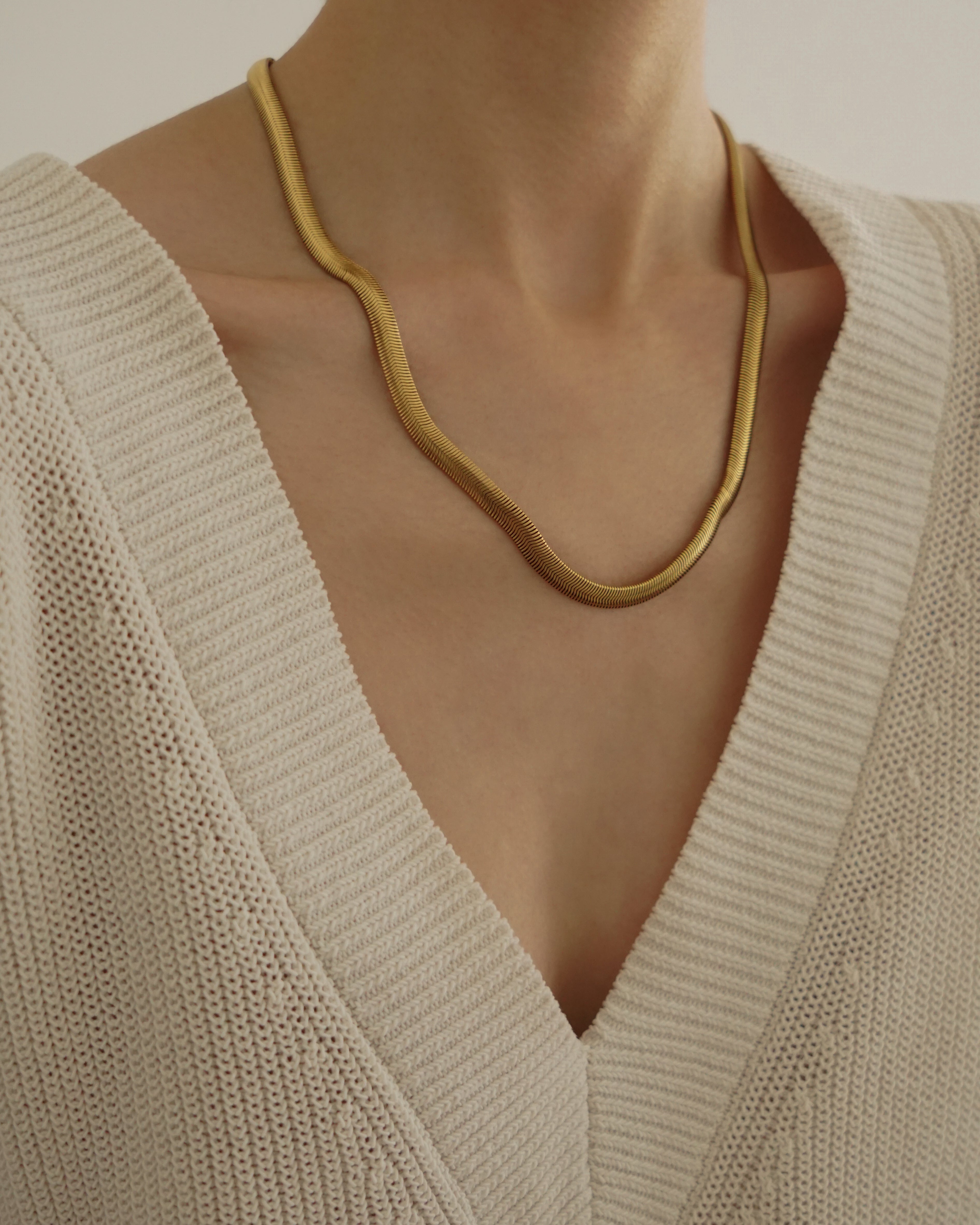 Shadi Bold Herringbone Chain Necklace