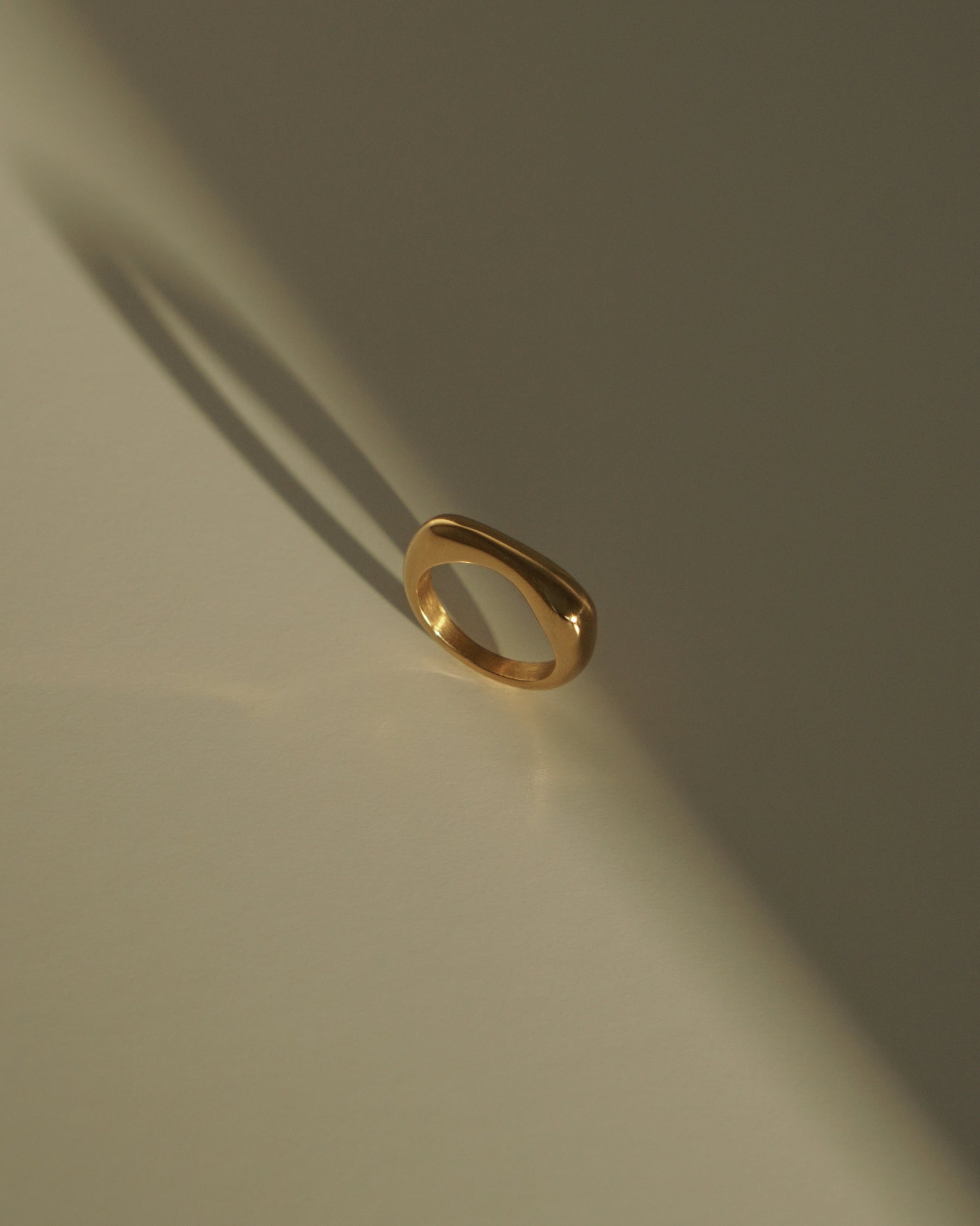 Odile Flat Arch Ring