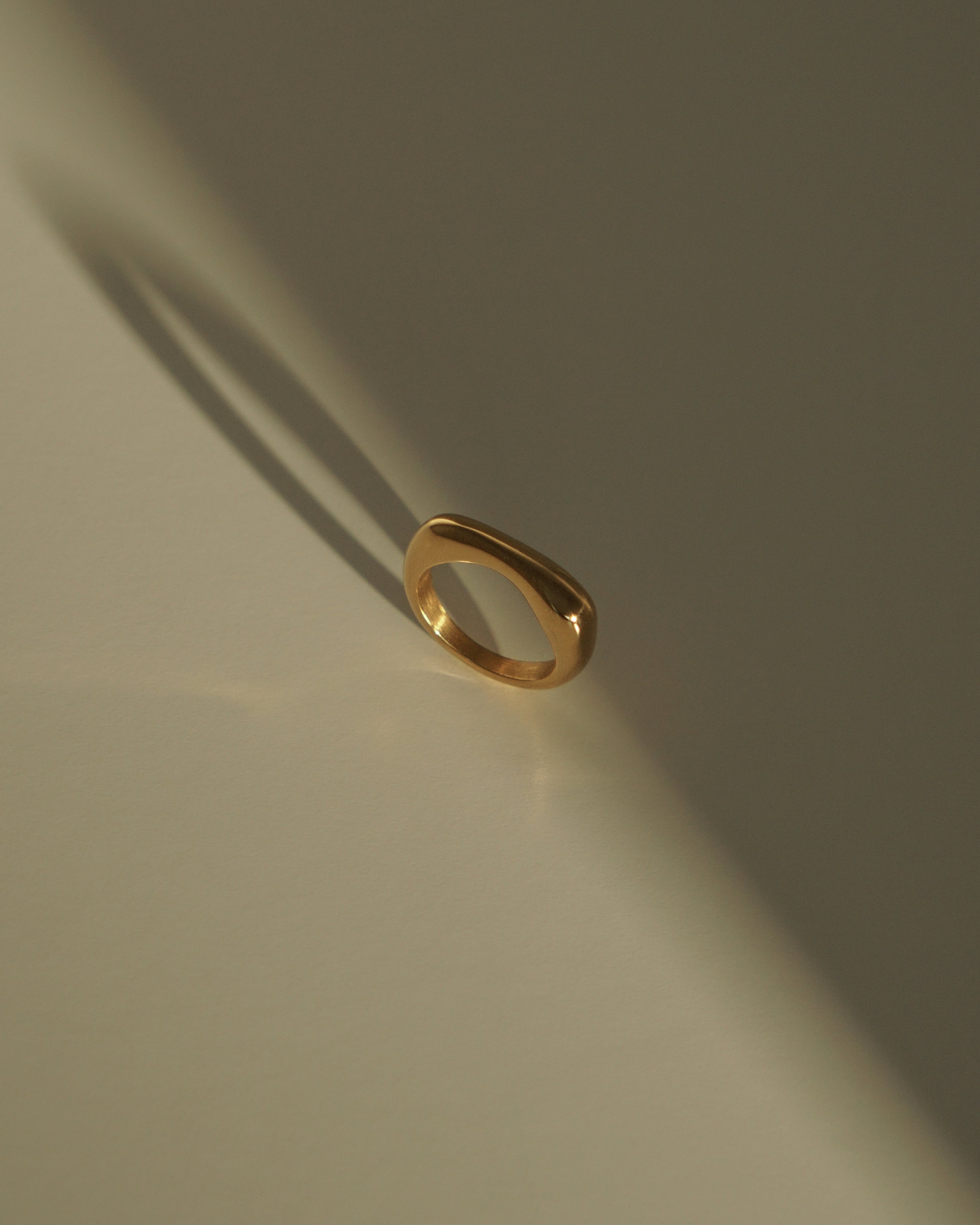 Odile Flat Arch Ring
