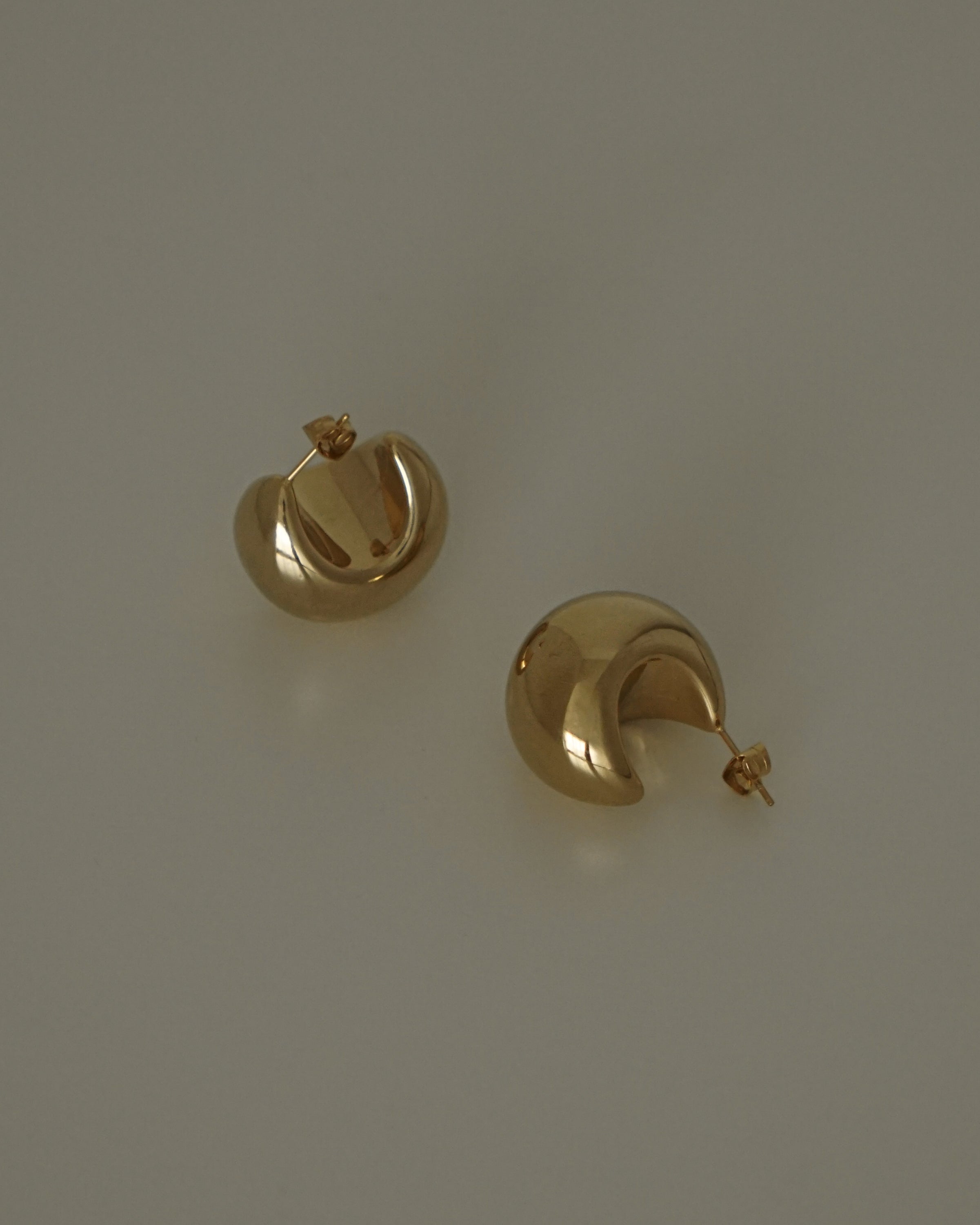 Ida Bold Dome Stud Earrings