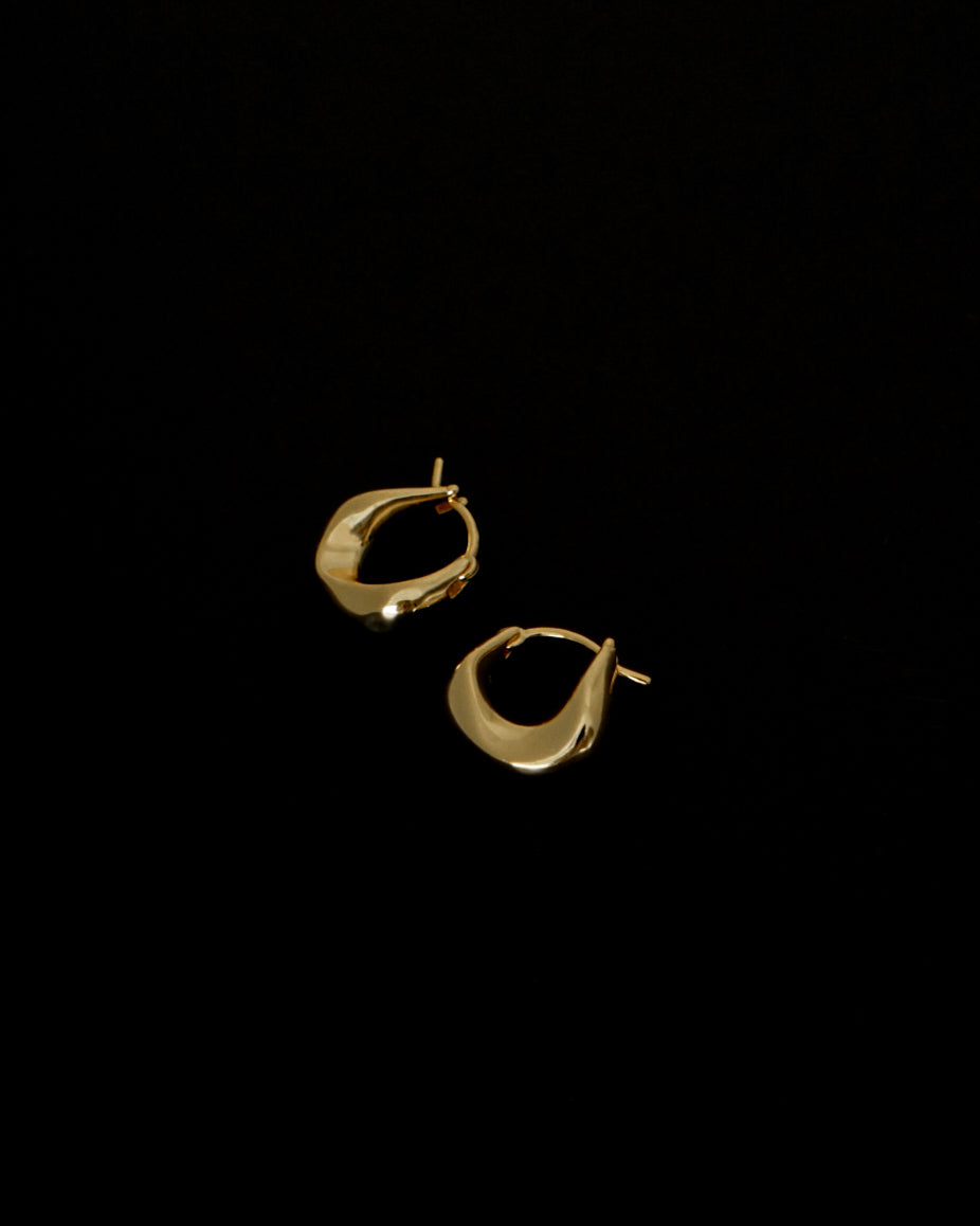 Anja Mini Hoop Earrings