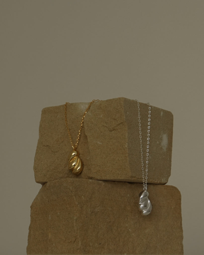 Madeline Droplet Pendant Necklace