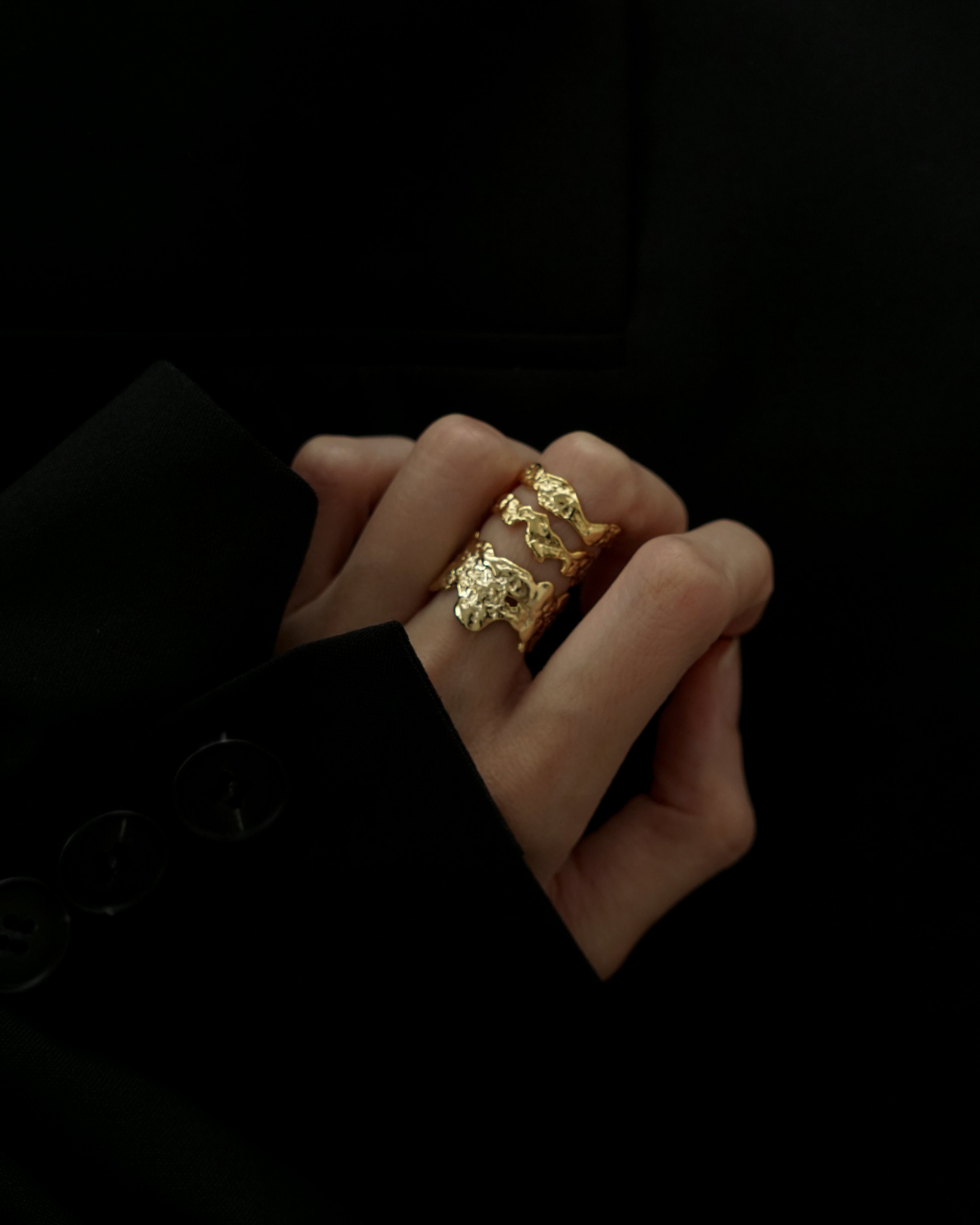 Saavi Duo Hammered Cigar Band Ring