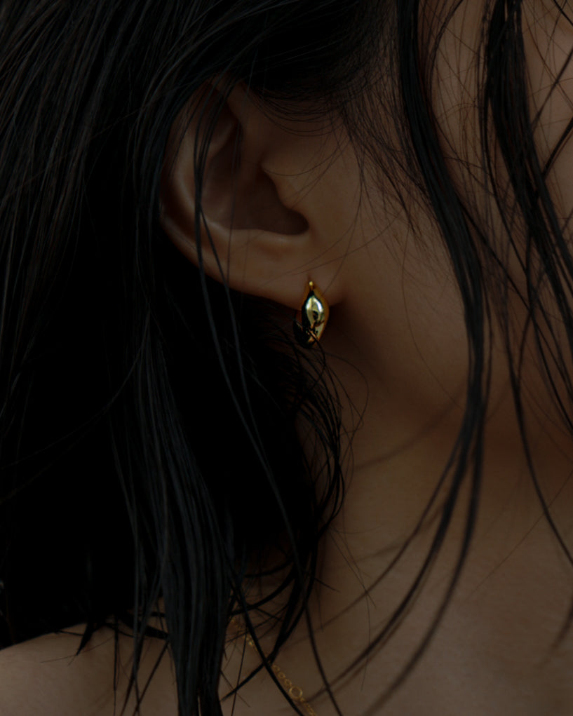 Anja Mini Hoop Earrings