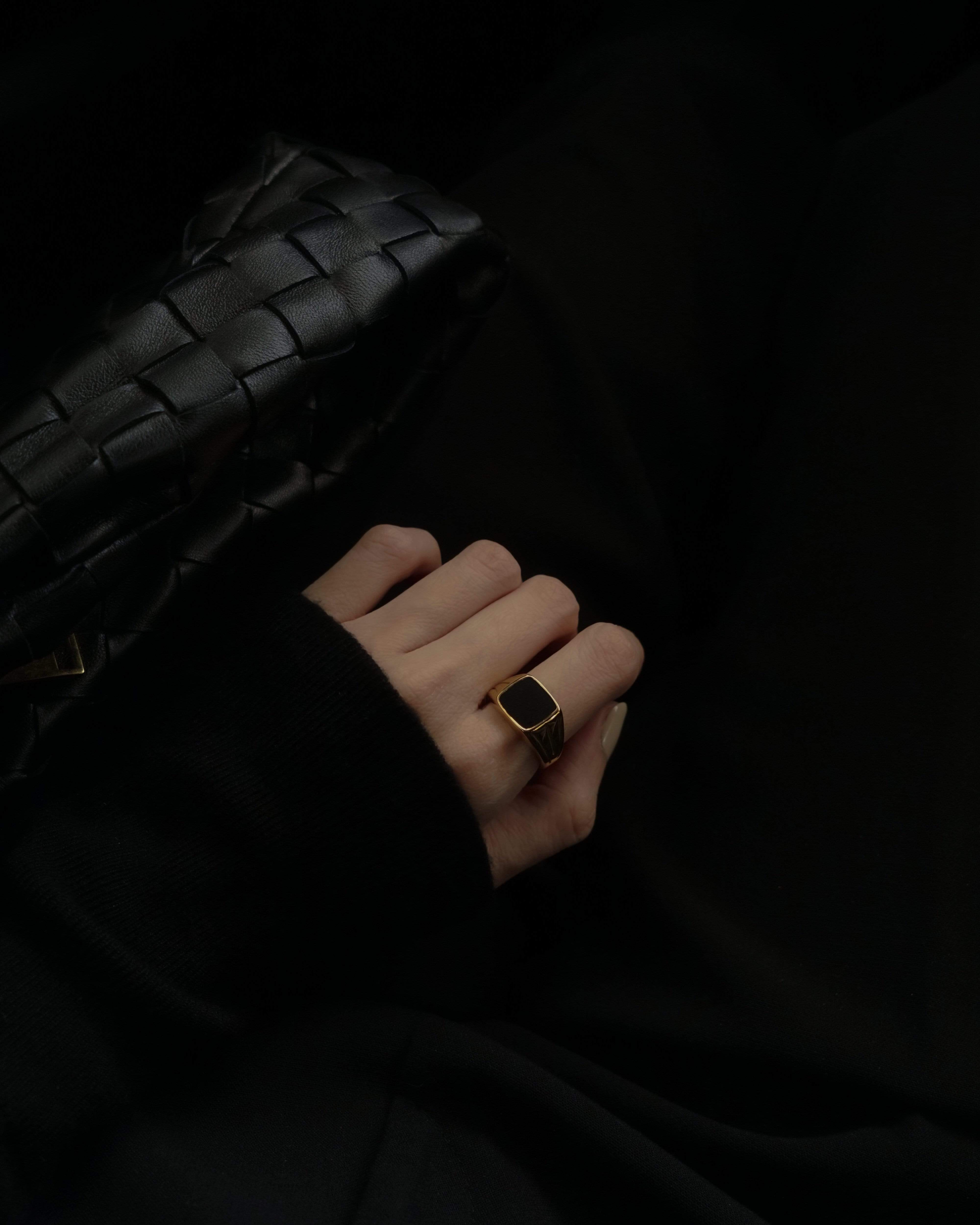 MYJN Rings Betye Black Signet Ring