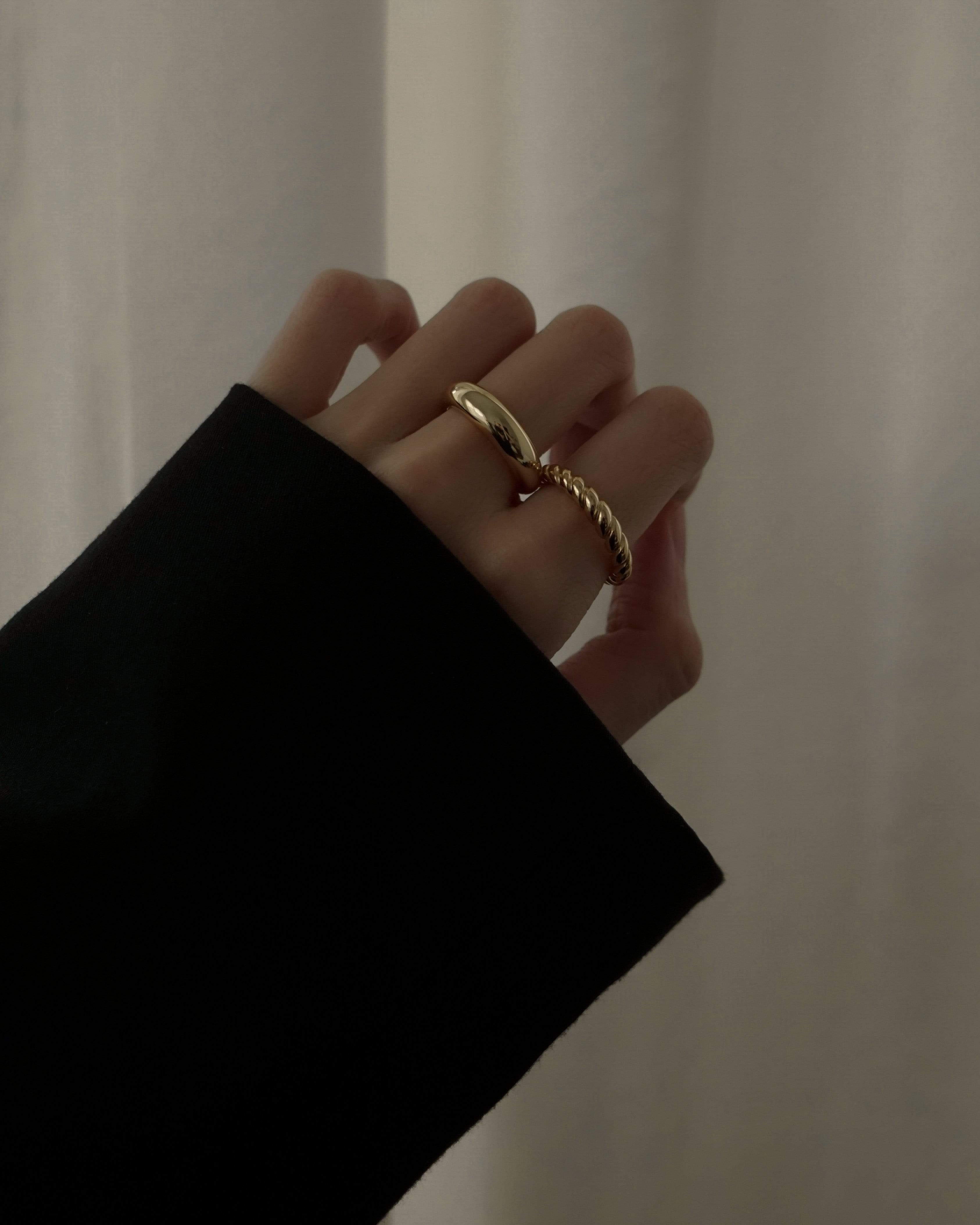 MYJN Rings Noia Croissant Dome Ring