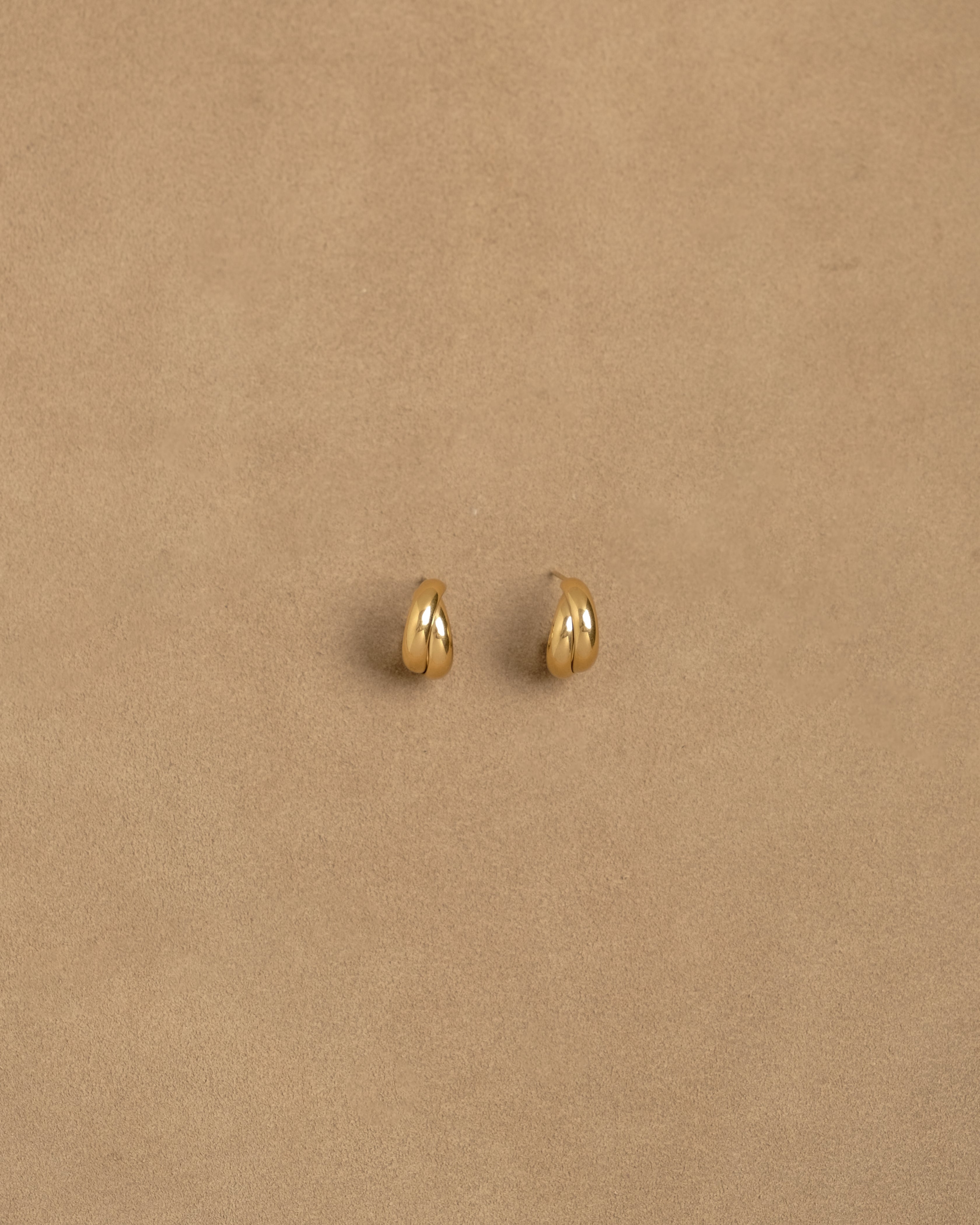 Nais Intertwined Stud Earrings