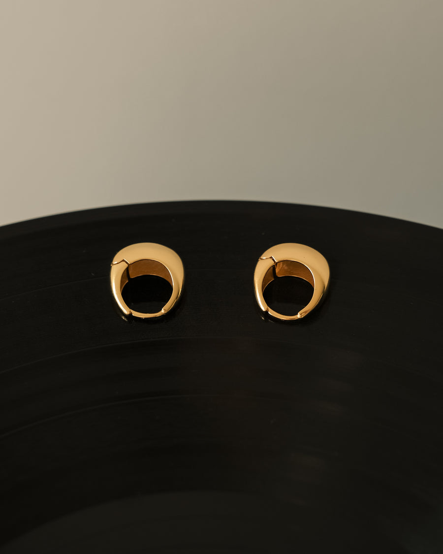 Hansa Oval Dome Hoop Earrings
