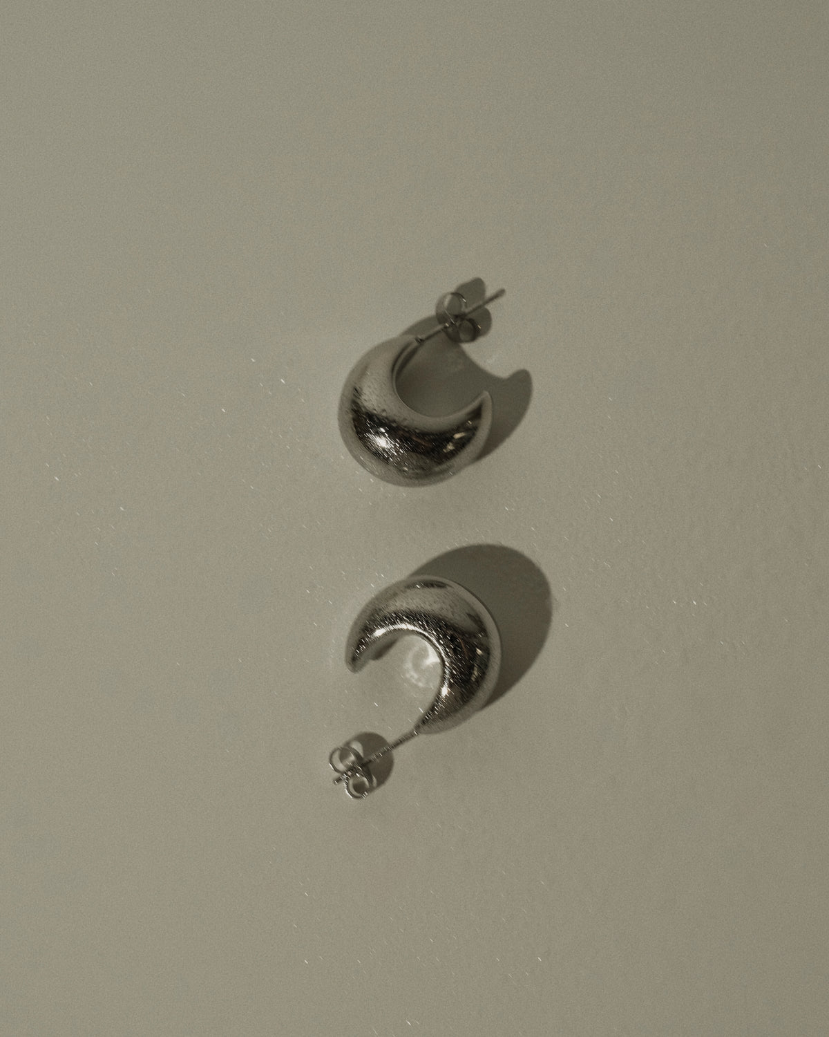 Mini Ida Bold Dome Stud Earrings