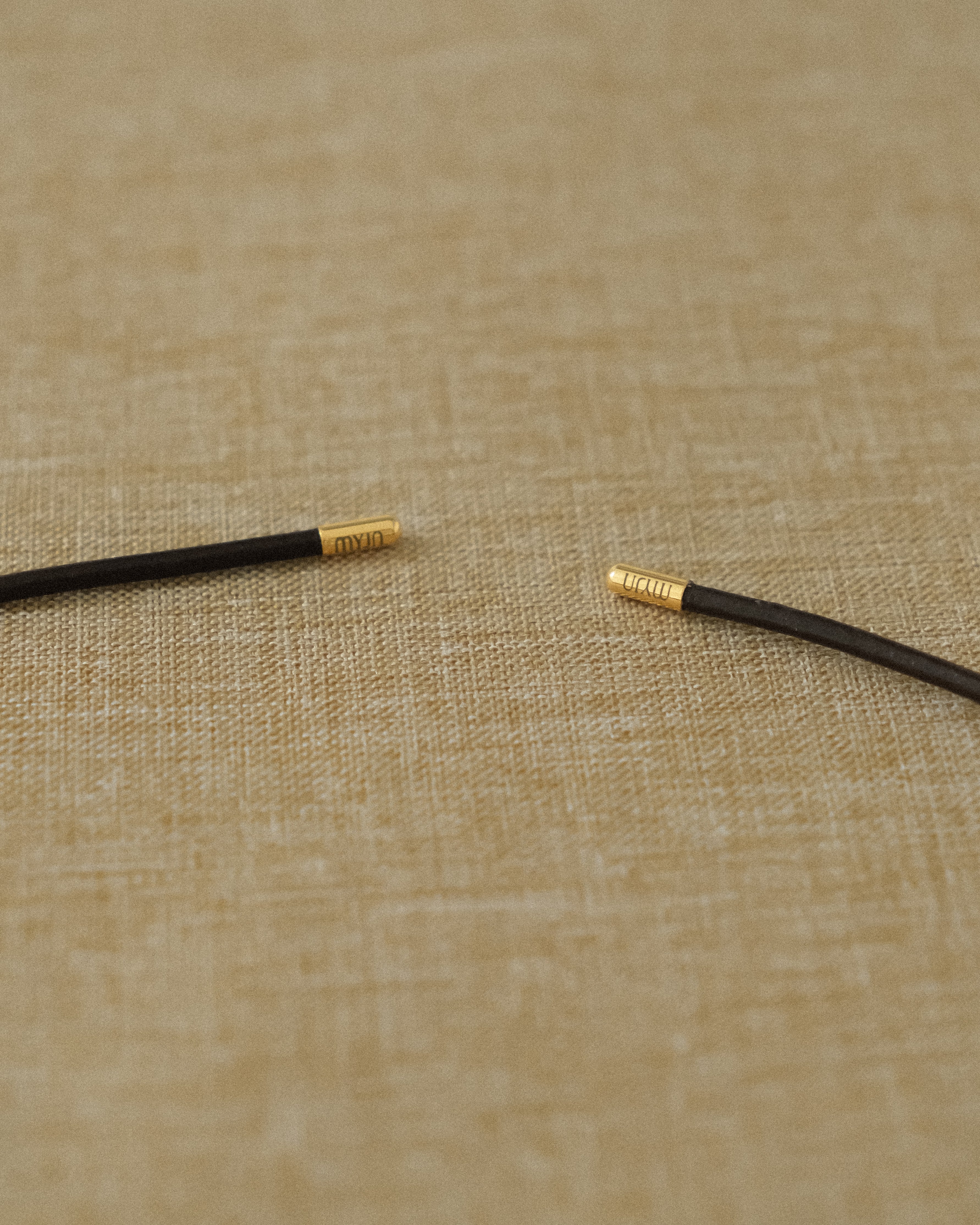 [GIFT] Comb Necklace - The Auri 003