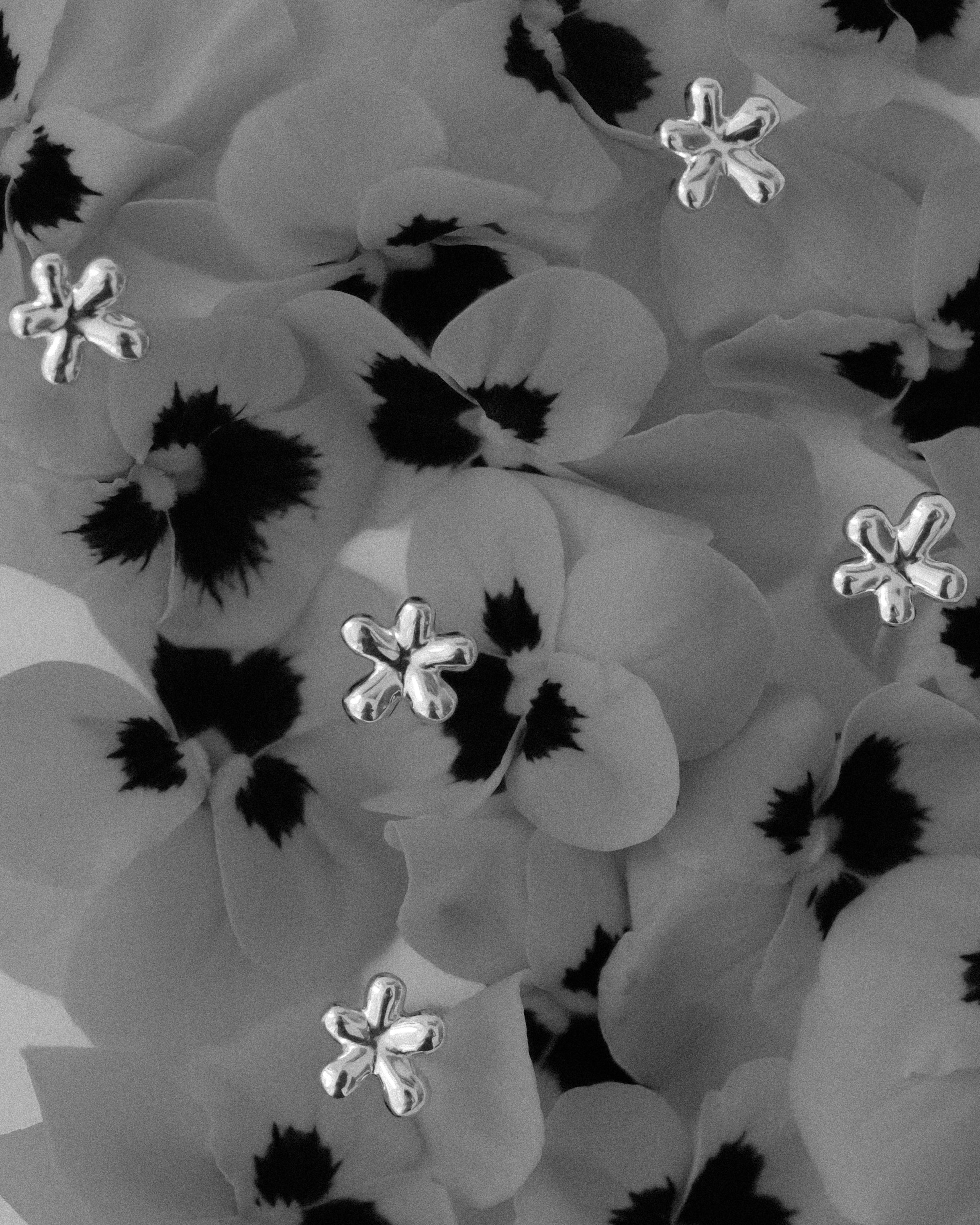 Gioia Non-edible Flowers Stud Earrings