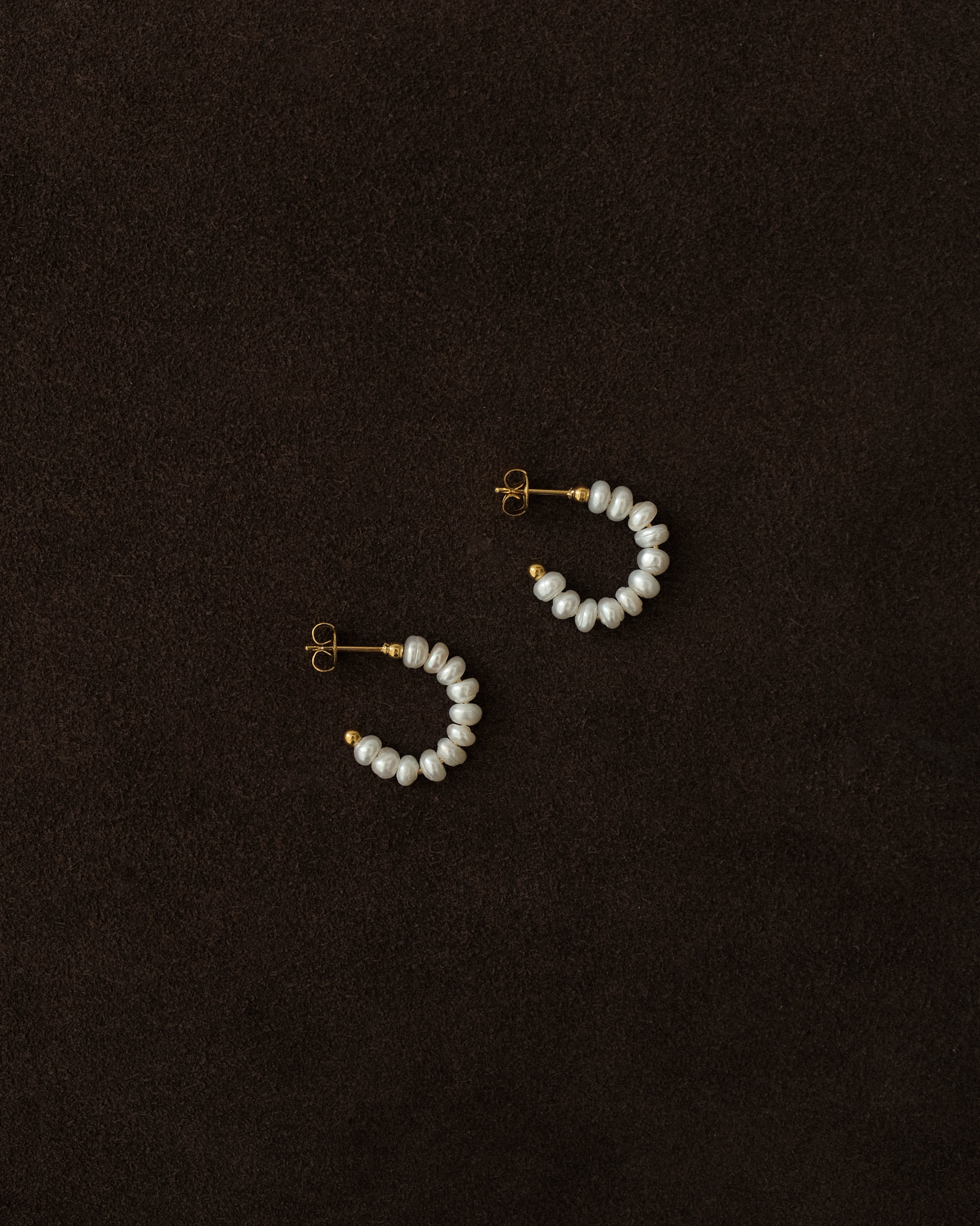 Belén Tiny Baroque Pearl Hoop Stud Earrings