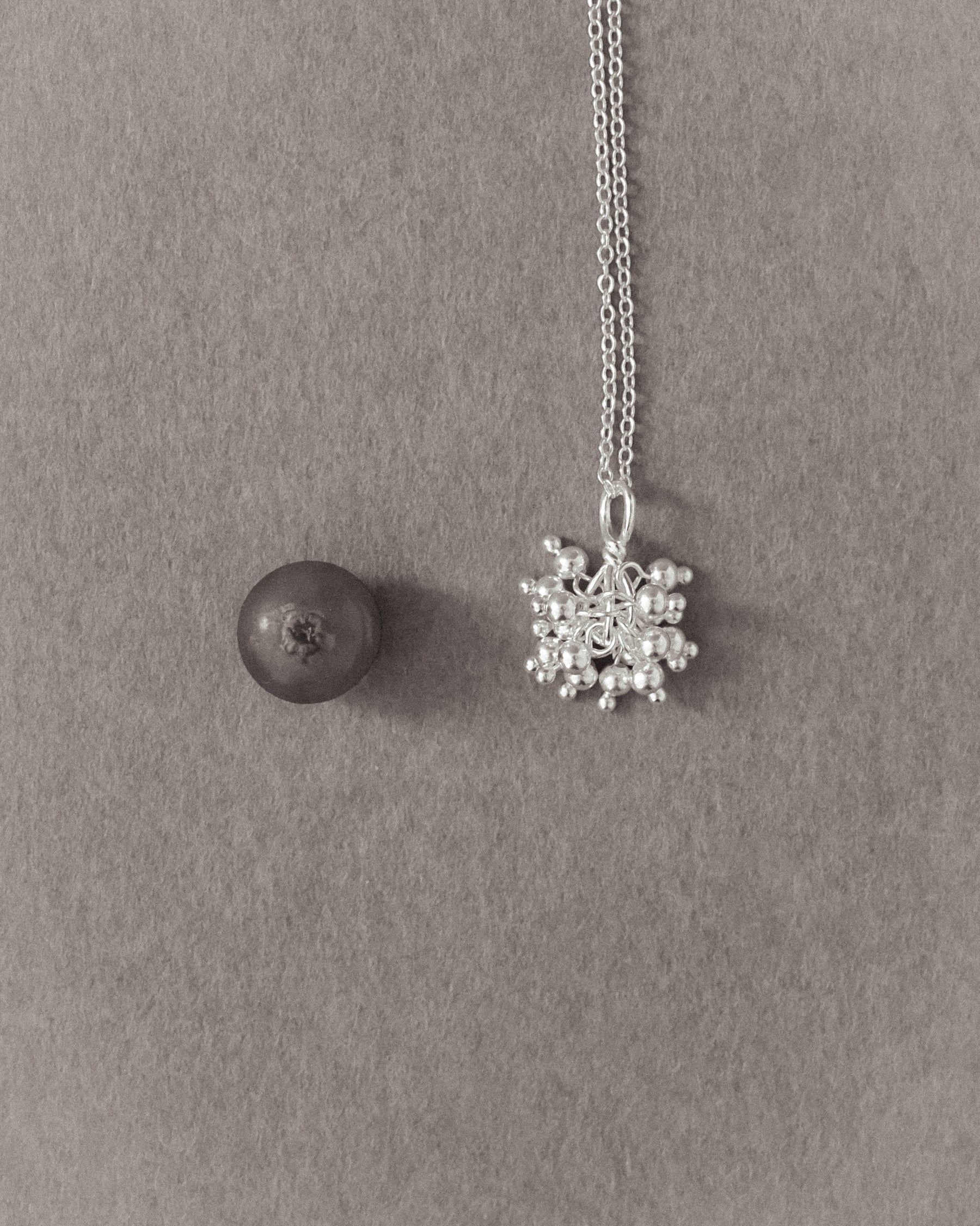 Orjae Snow Dangling Pendant Necklace