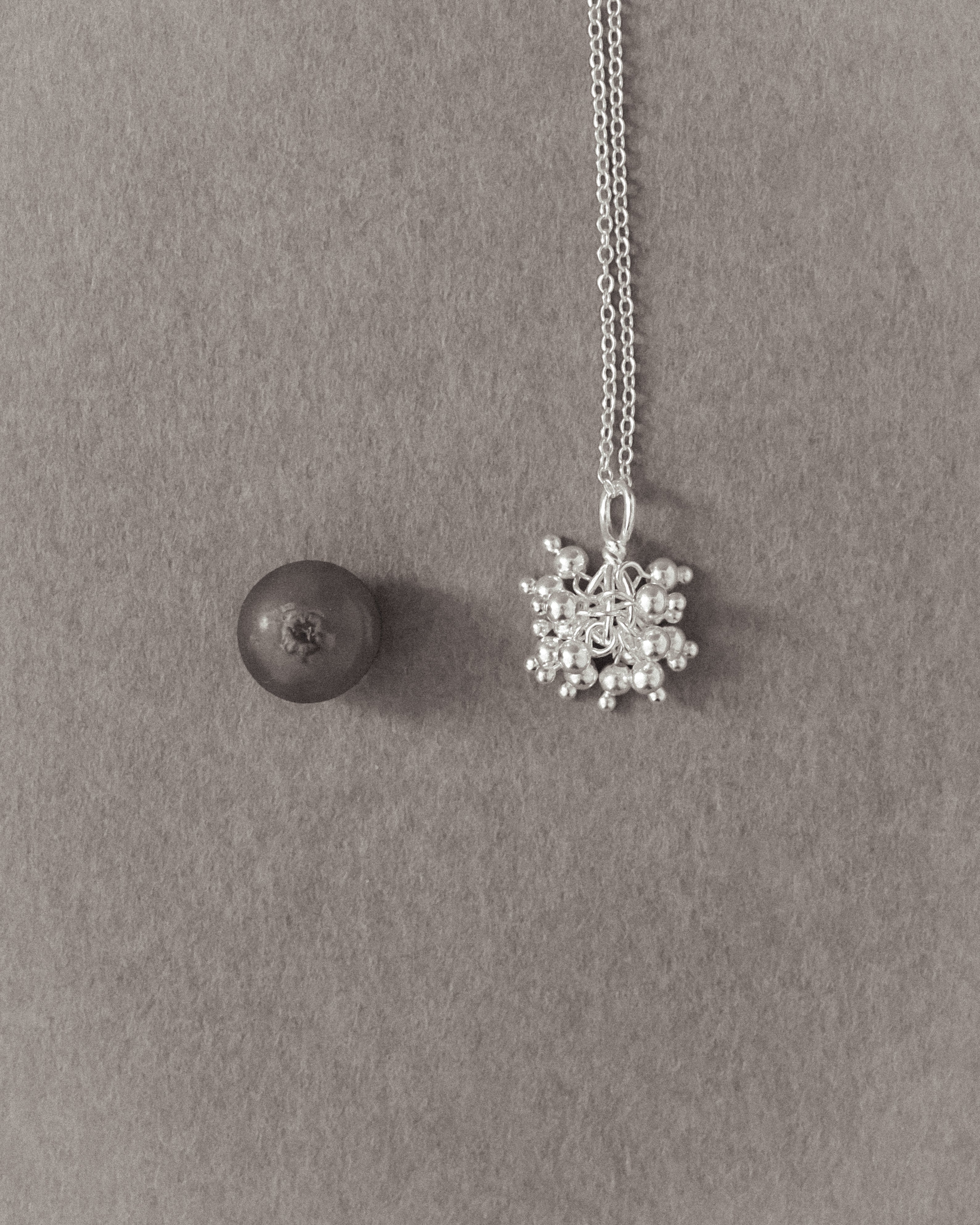 Orjae Snow Dangling Pendant Necklace