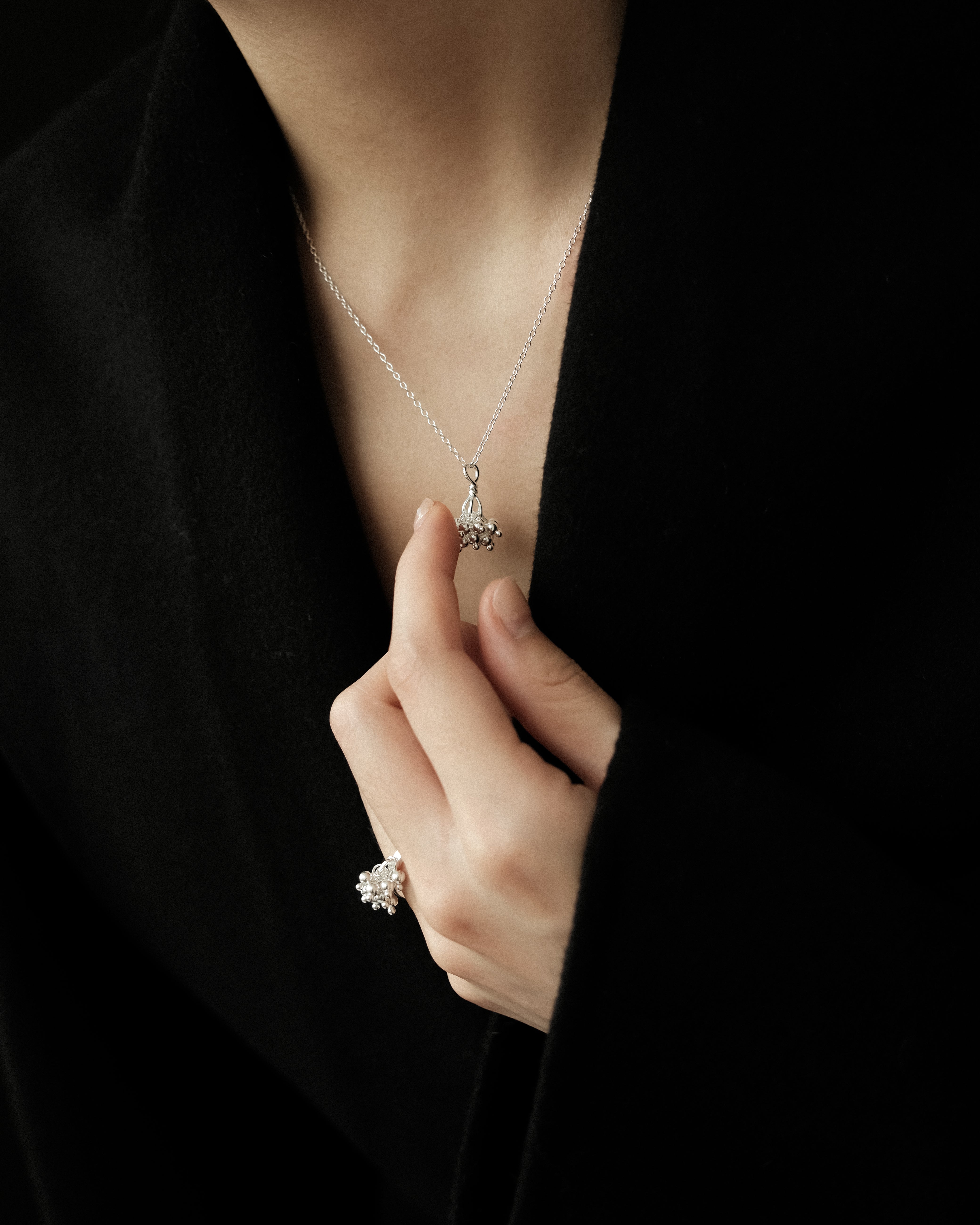 Orjae Snow Dangling Pendant Necklace