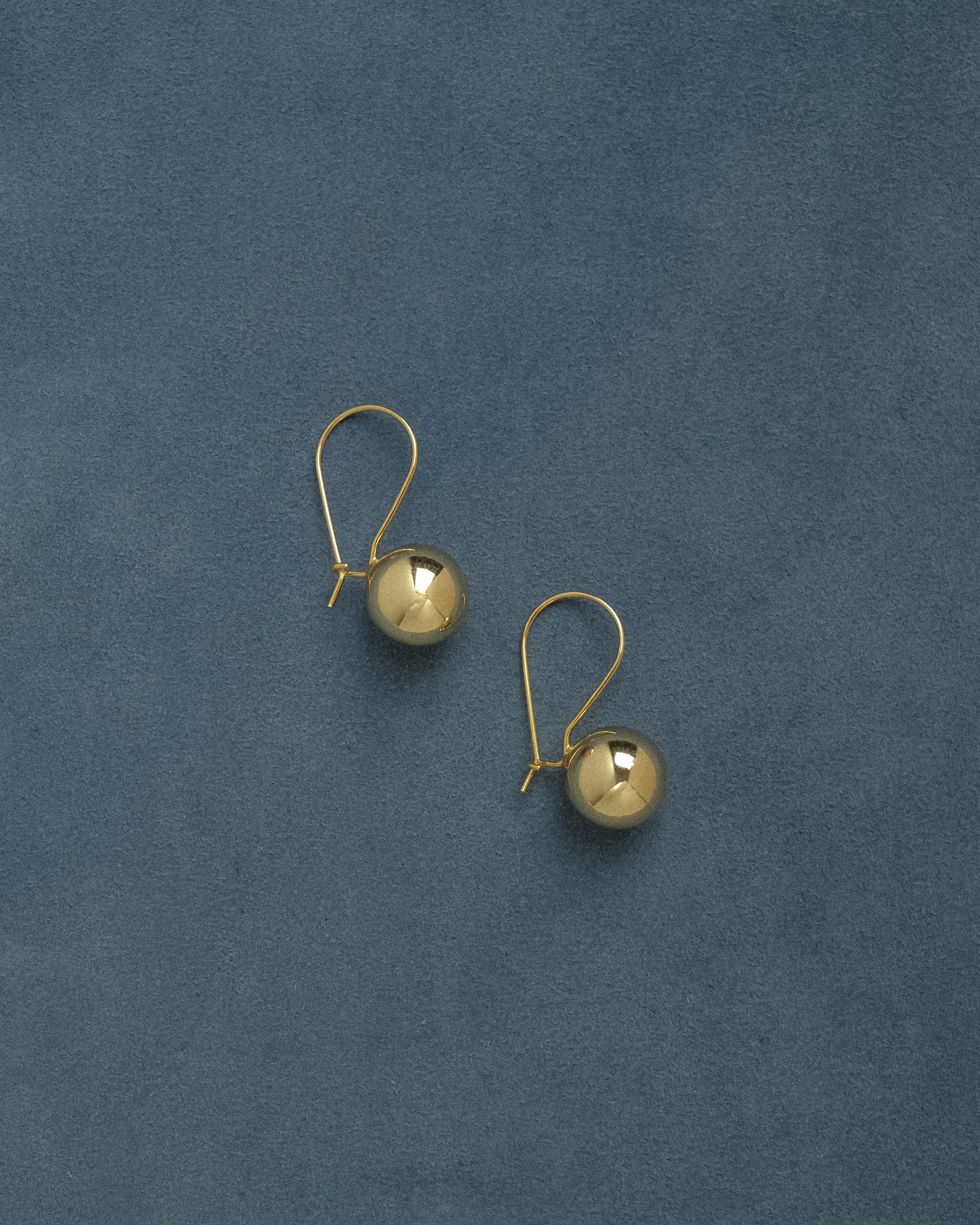 Grande Quaver Ball Dangle Hoop Earrings