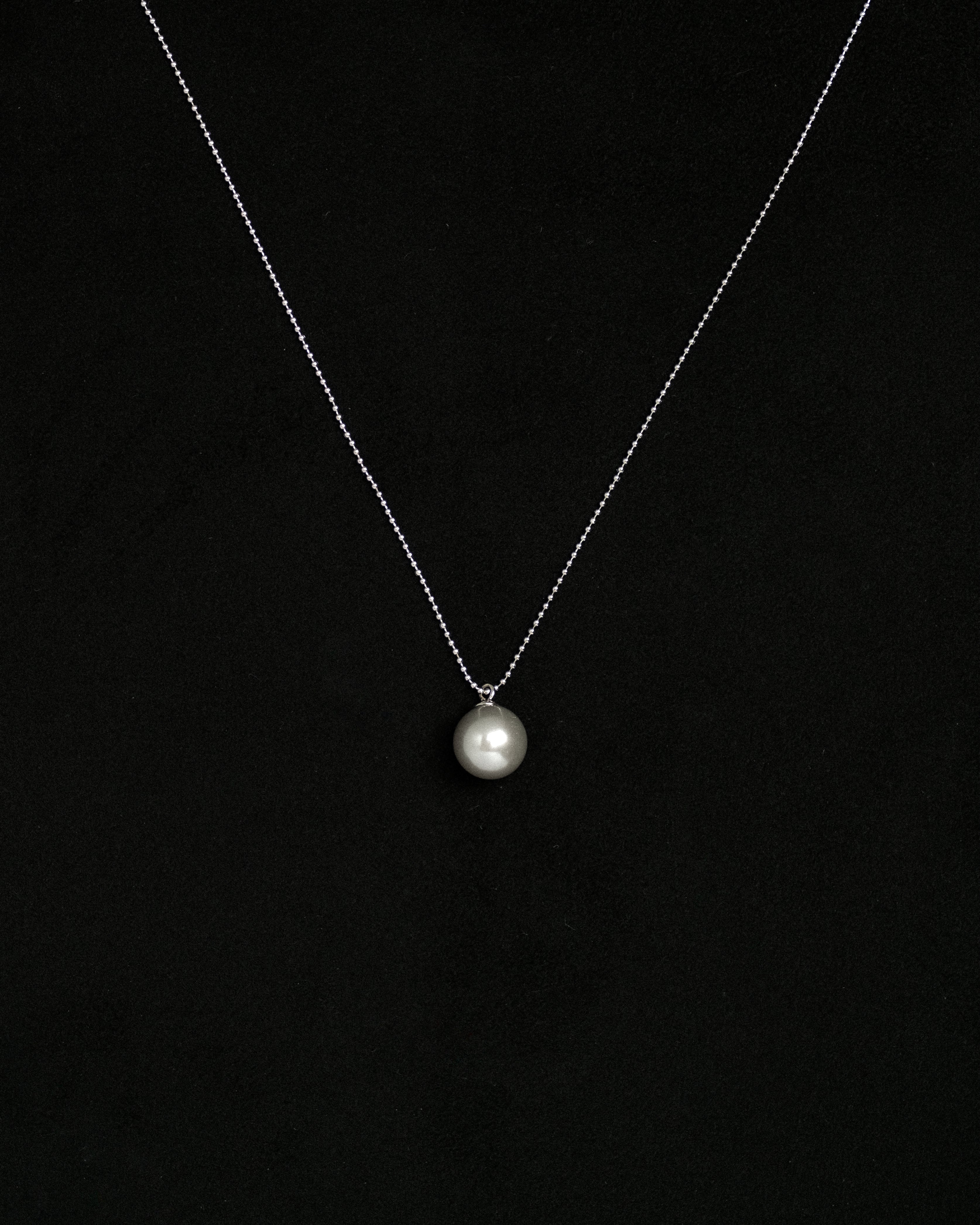 Noelia Single Pearl Pendant Necklace