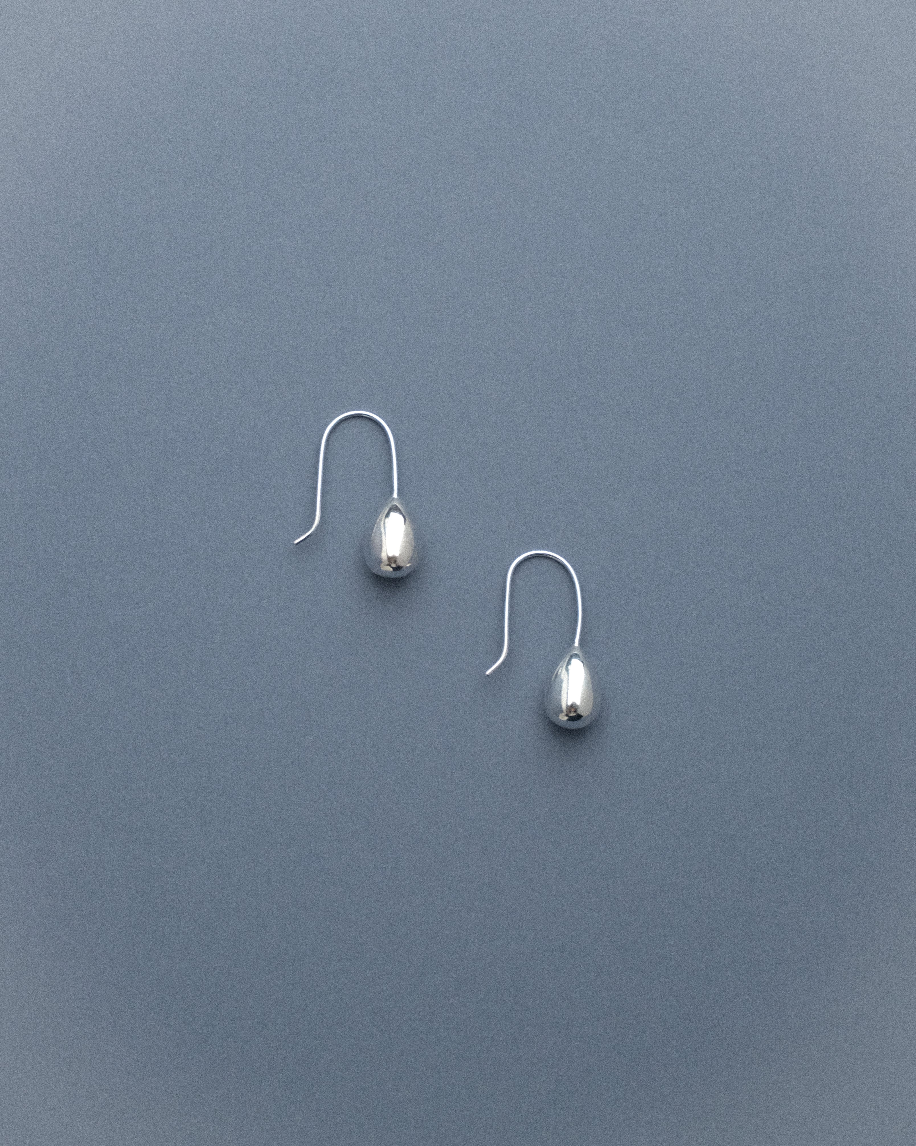 Séra Egg Drop Dangle Hoop Earrings