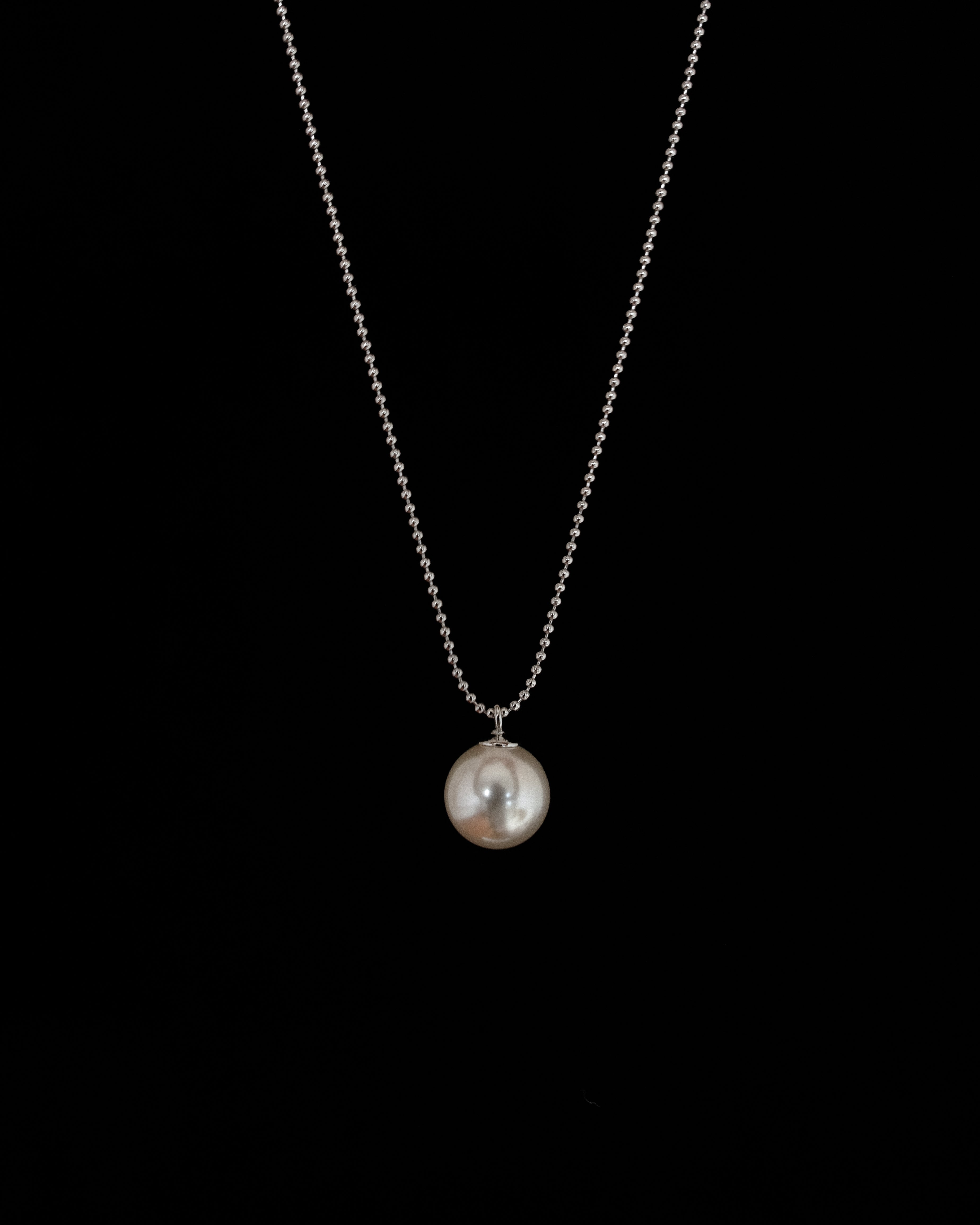 Noelia Single Pearl Pendant Necklace