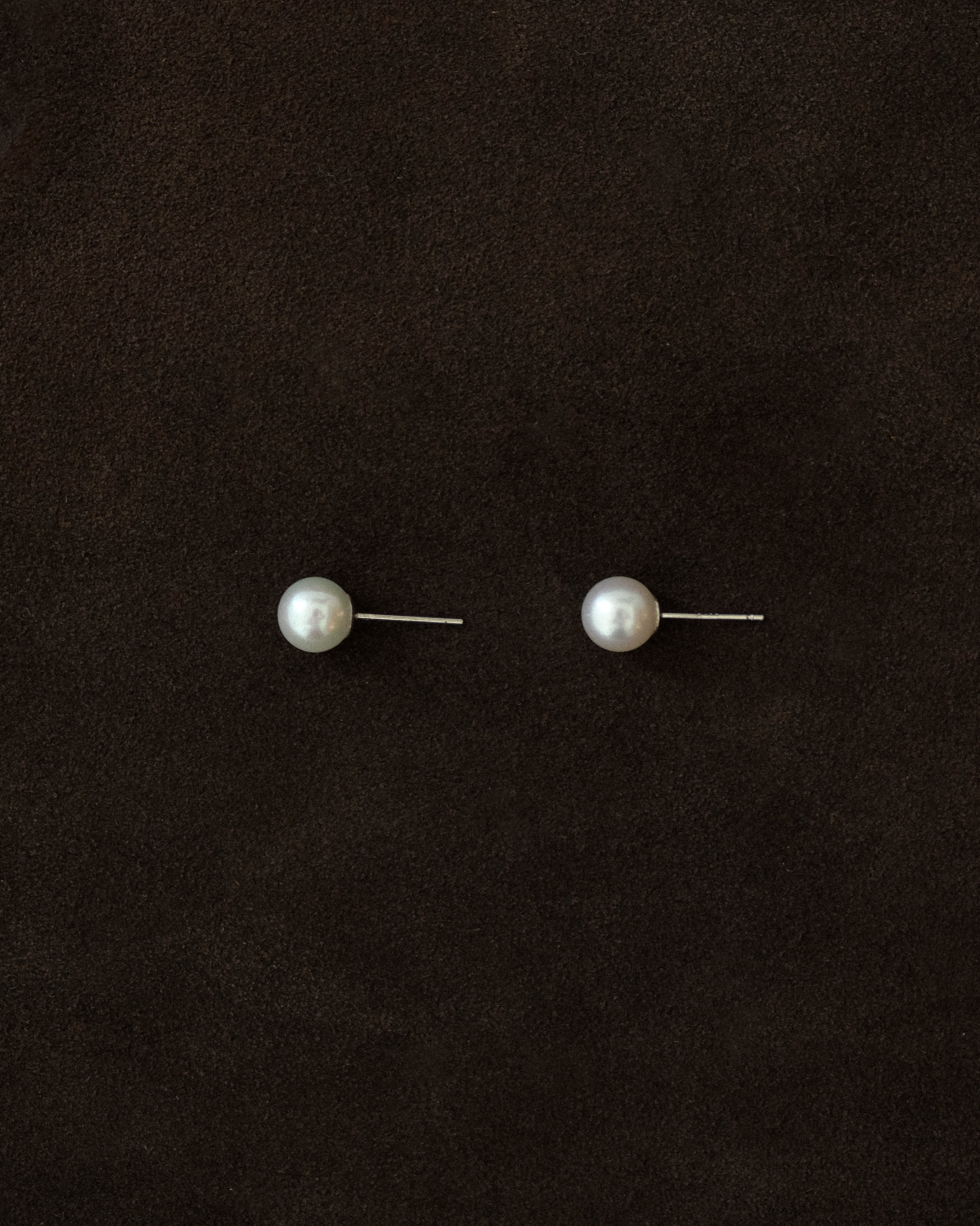 Anri Sea Water Pearl Stud Earrings