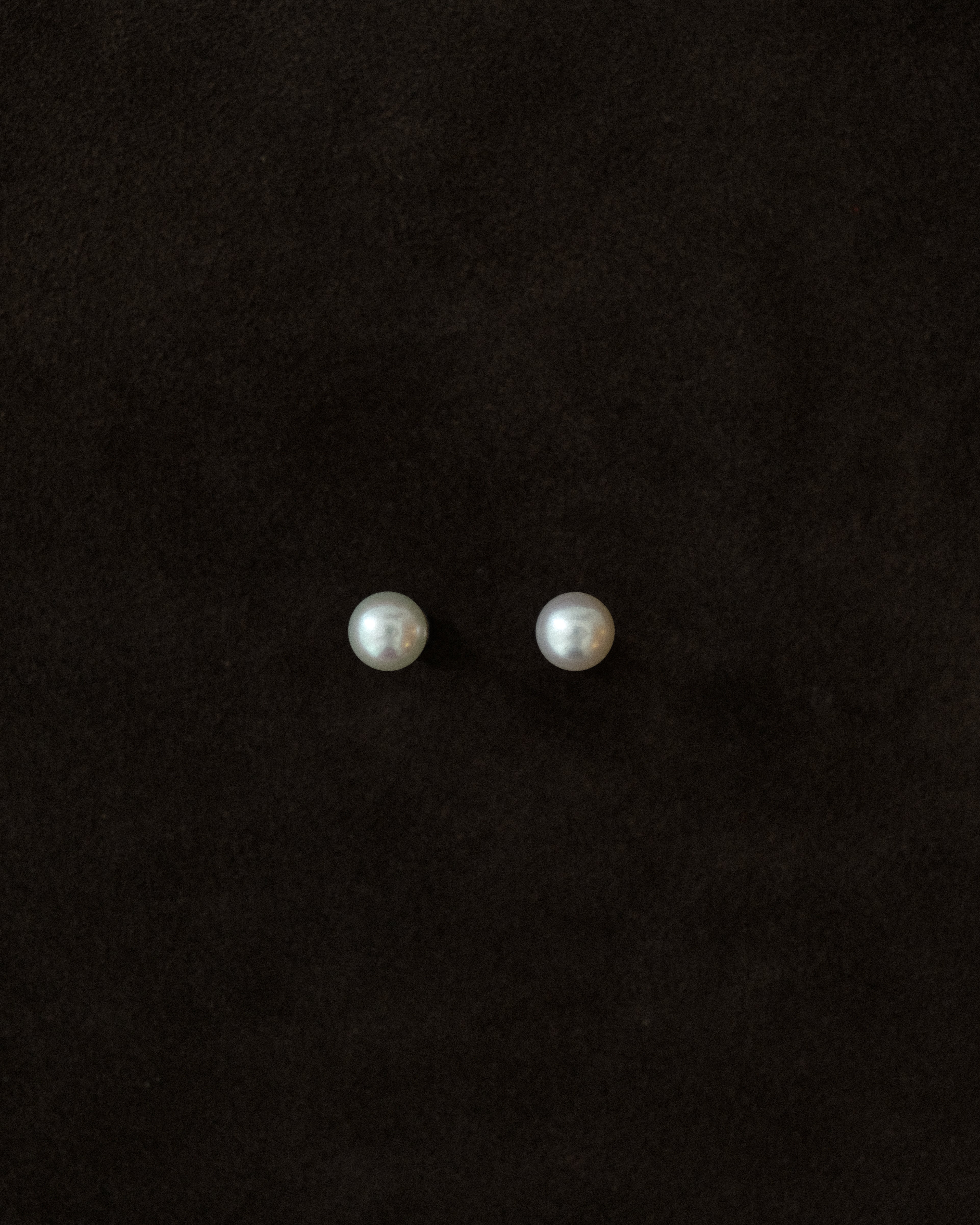 Anri Sea Water Pearl Stud Earrings