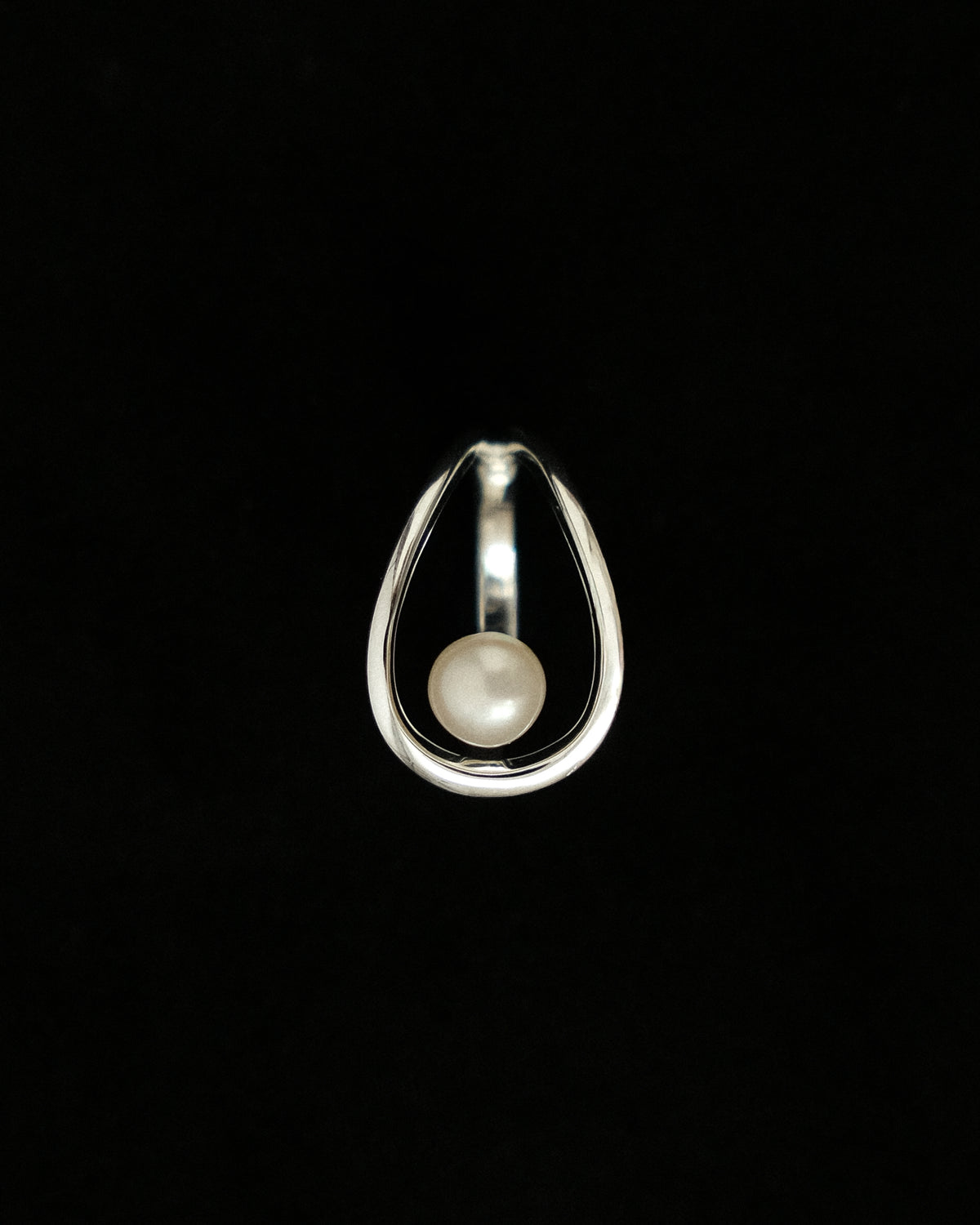 Anika Curved Fresh Water Pearl Ring