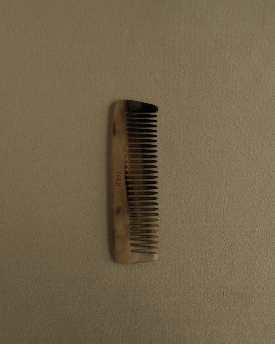 The Nude Classic Horn Comb