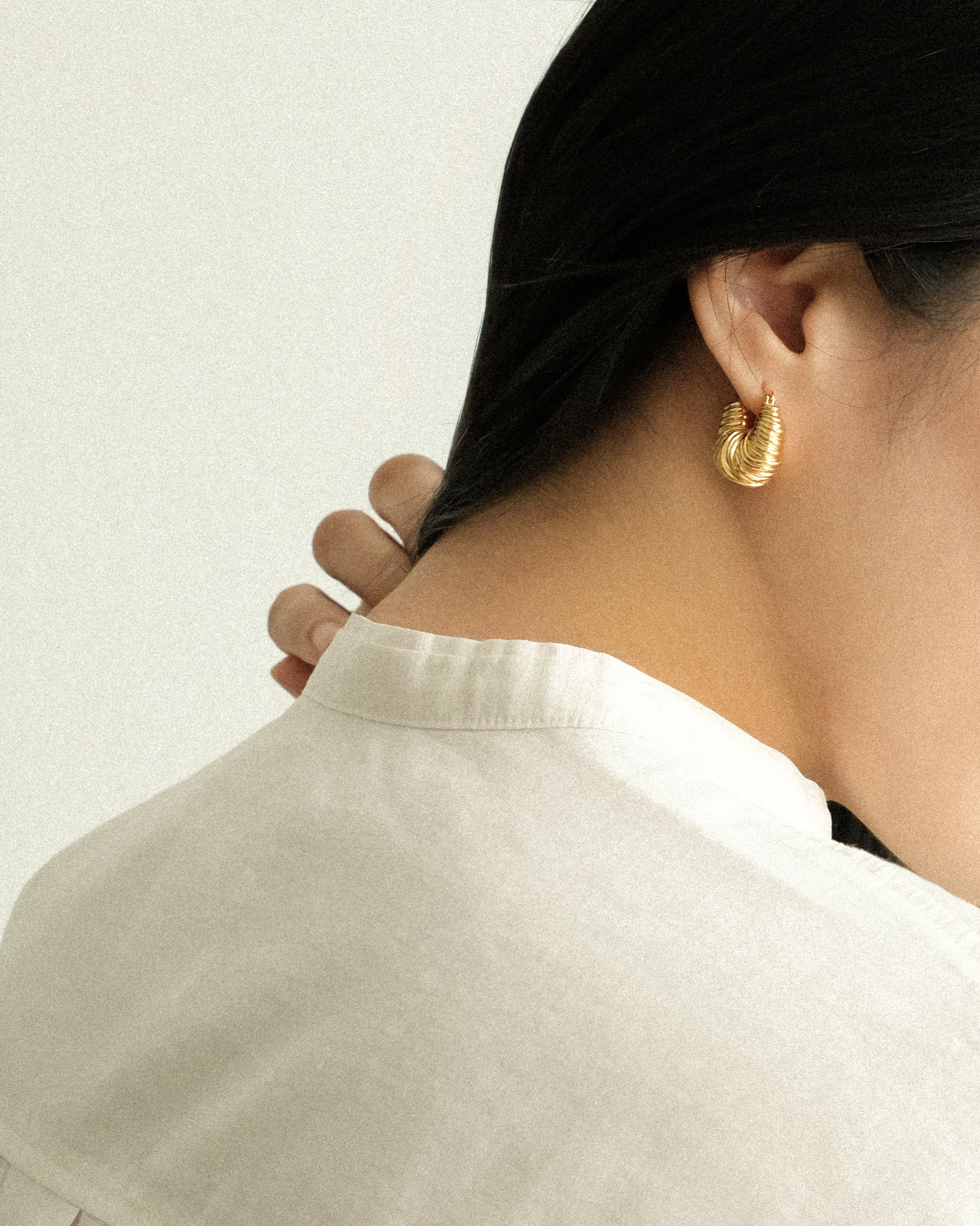 Petite Loïs Woven Donut Hoop Earrings