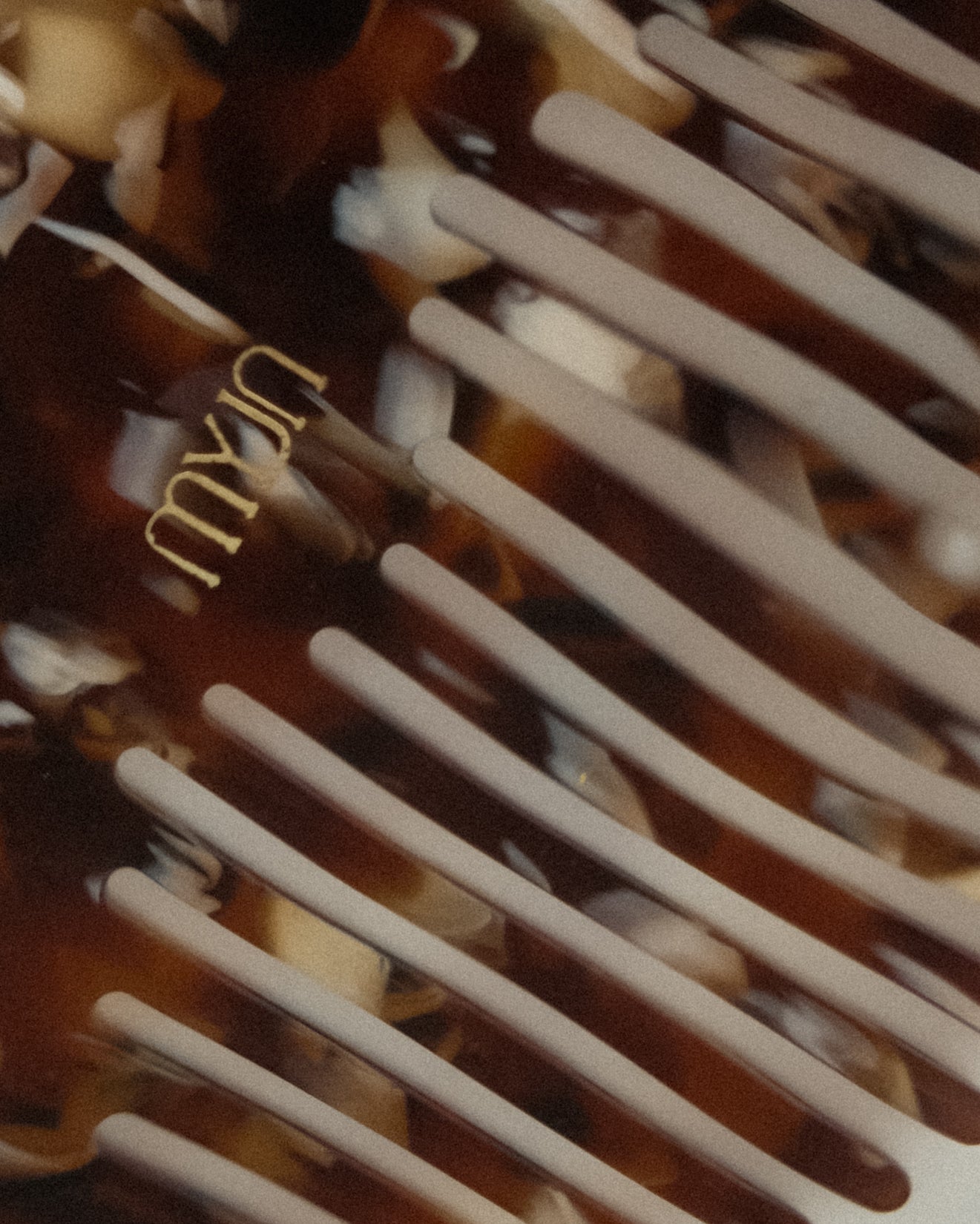 [GIFT] Comb Necklace - The Auri 003