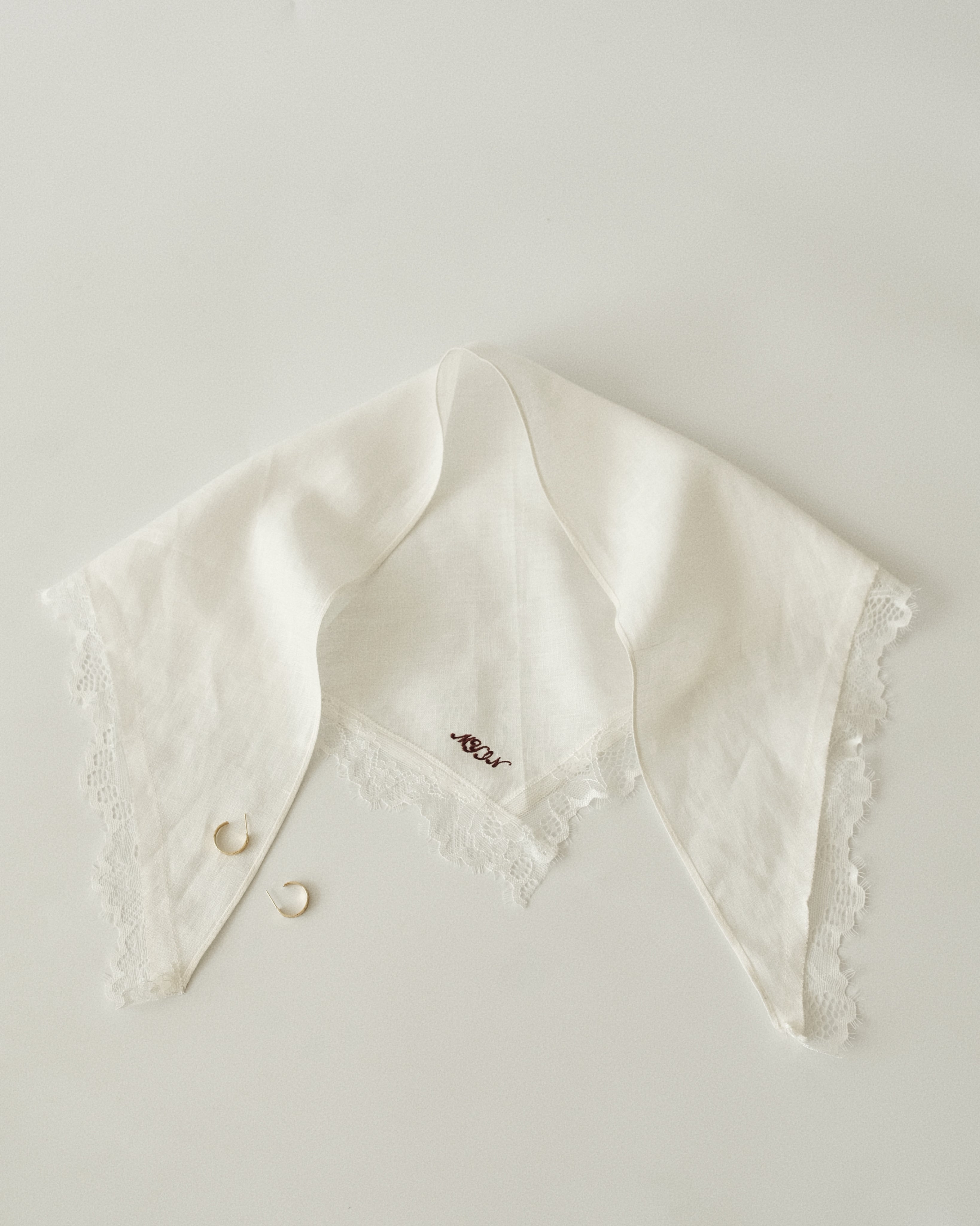 Complimentary Lace Linen Scarf