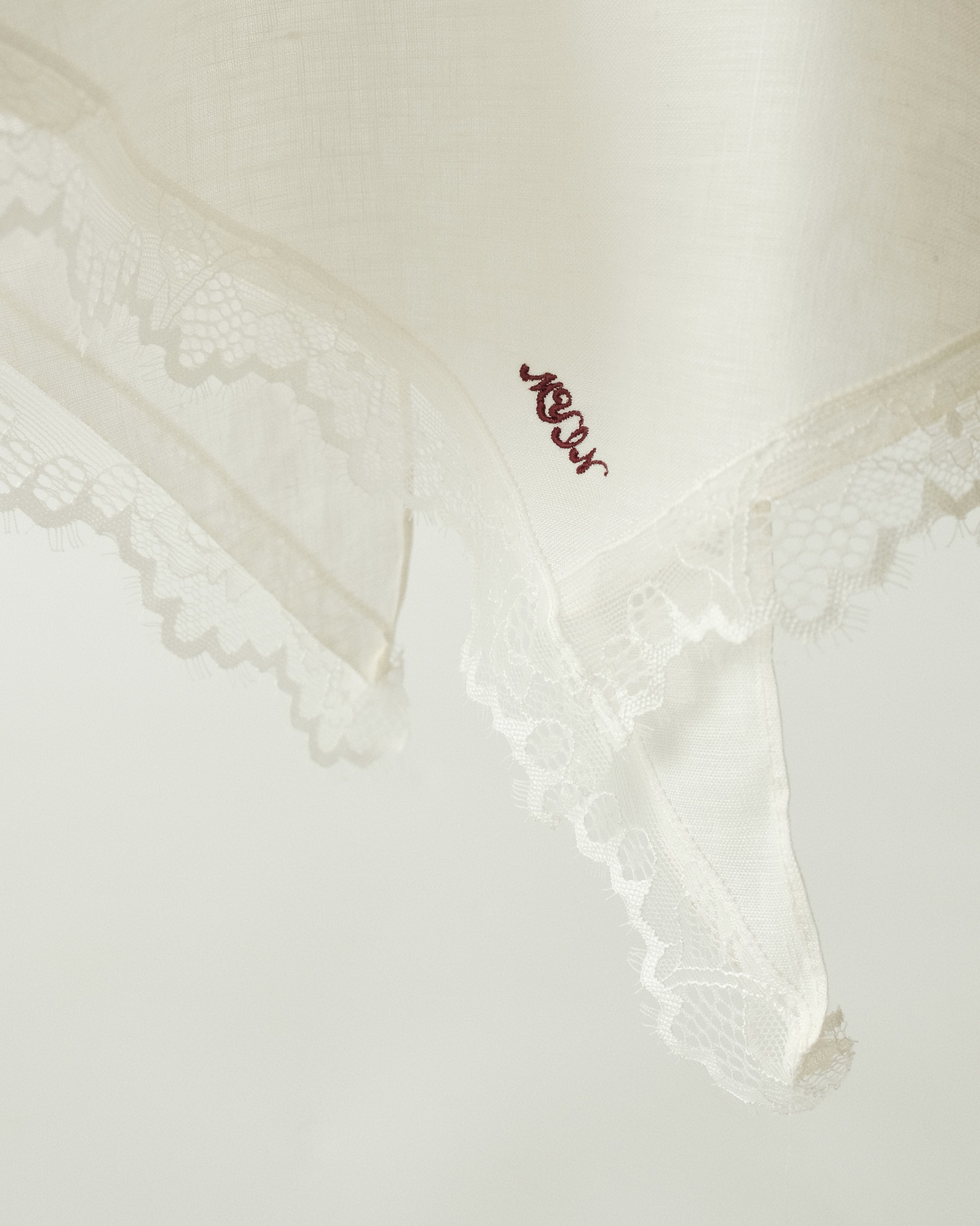 Complimentary Lace Linen Scarf