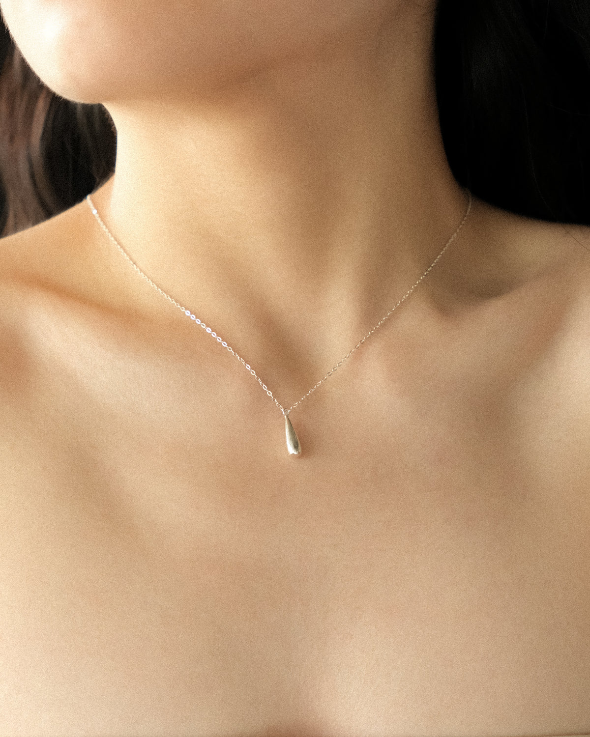 Aoja Droplet Pendant Necklace