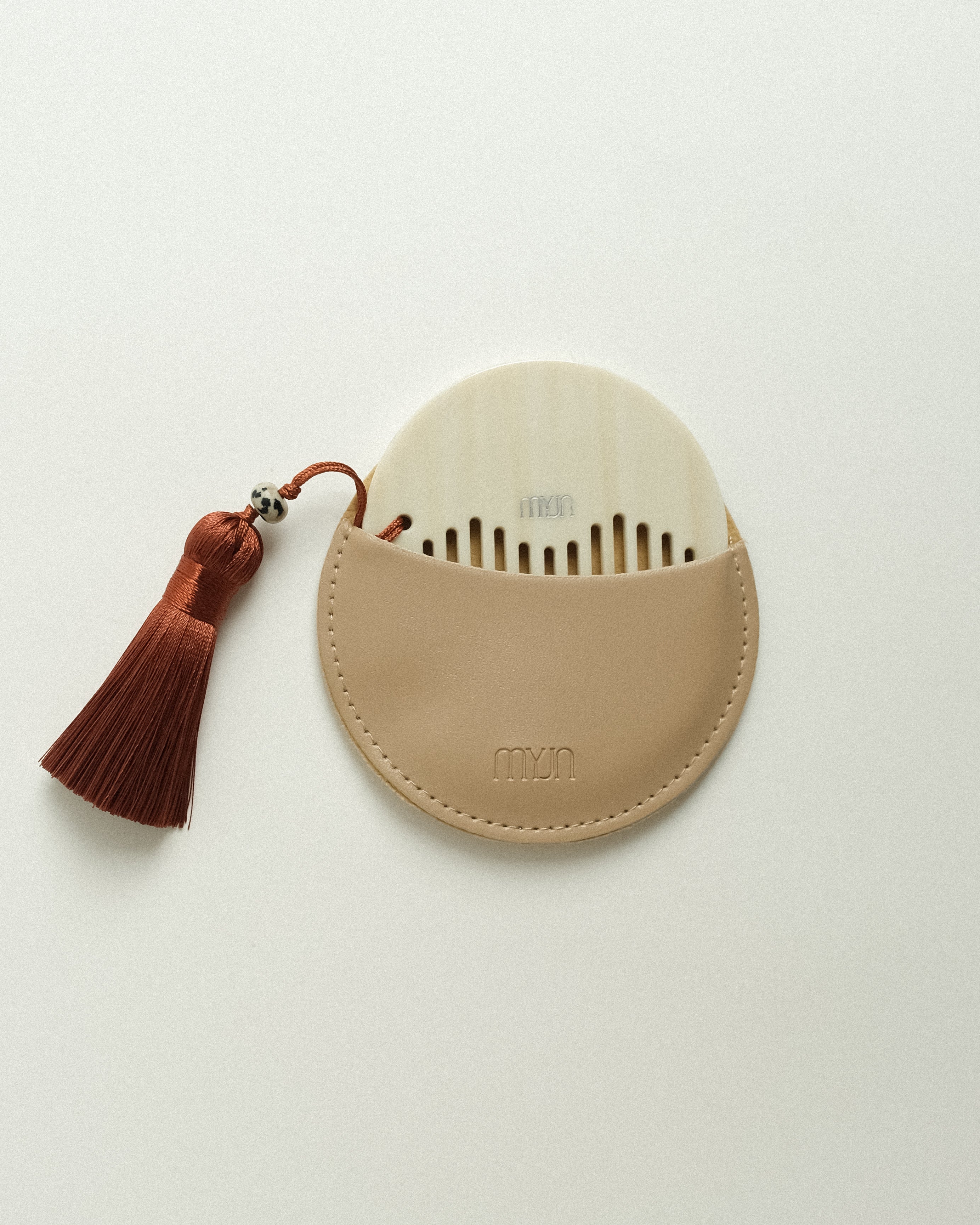 [GIFT] The Zhī Tassel Comb