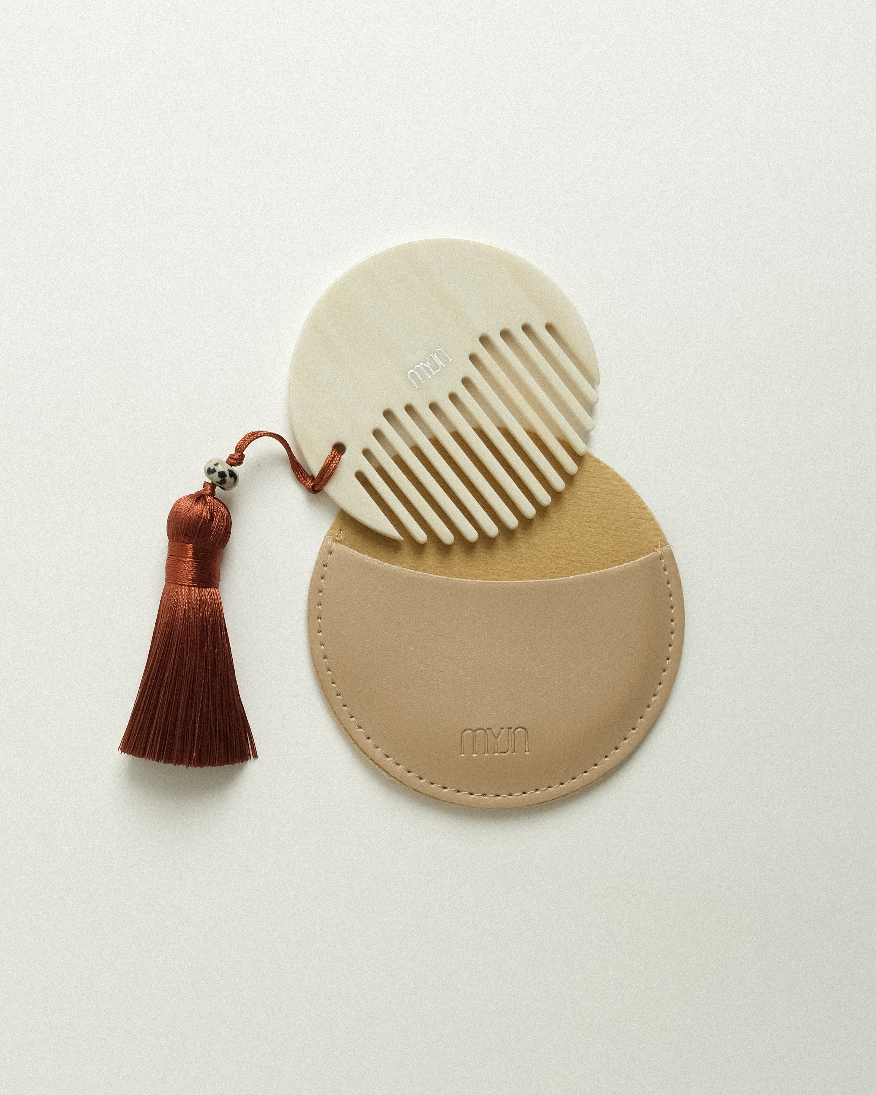 [GIFT] The Zhī Tassel Comb